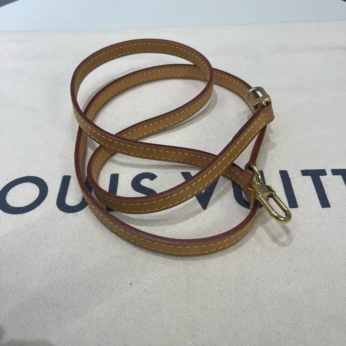 Louis Vuitton LOUIS VUITTON ALMA BB brown coated canvas monogram shell bag shoulder bag gold h Size ONE SIZE - 8 Thumbnail