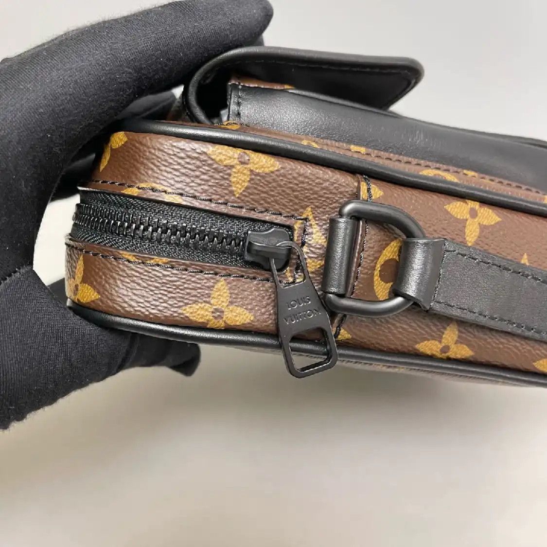 Louis Vuitton LOUIS VUITTON CHRISTOPHER brown coated canvas monogram camera bag crossbody bag Size ONE SIZE - 8 Thumbnail