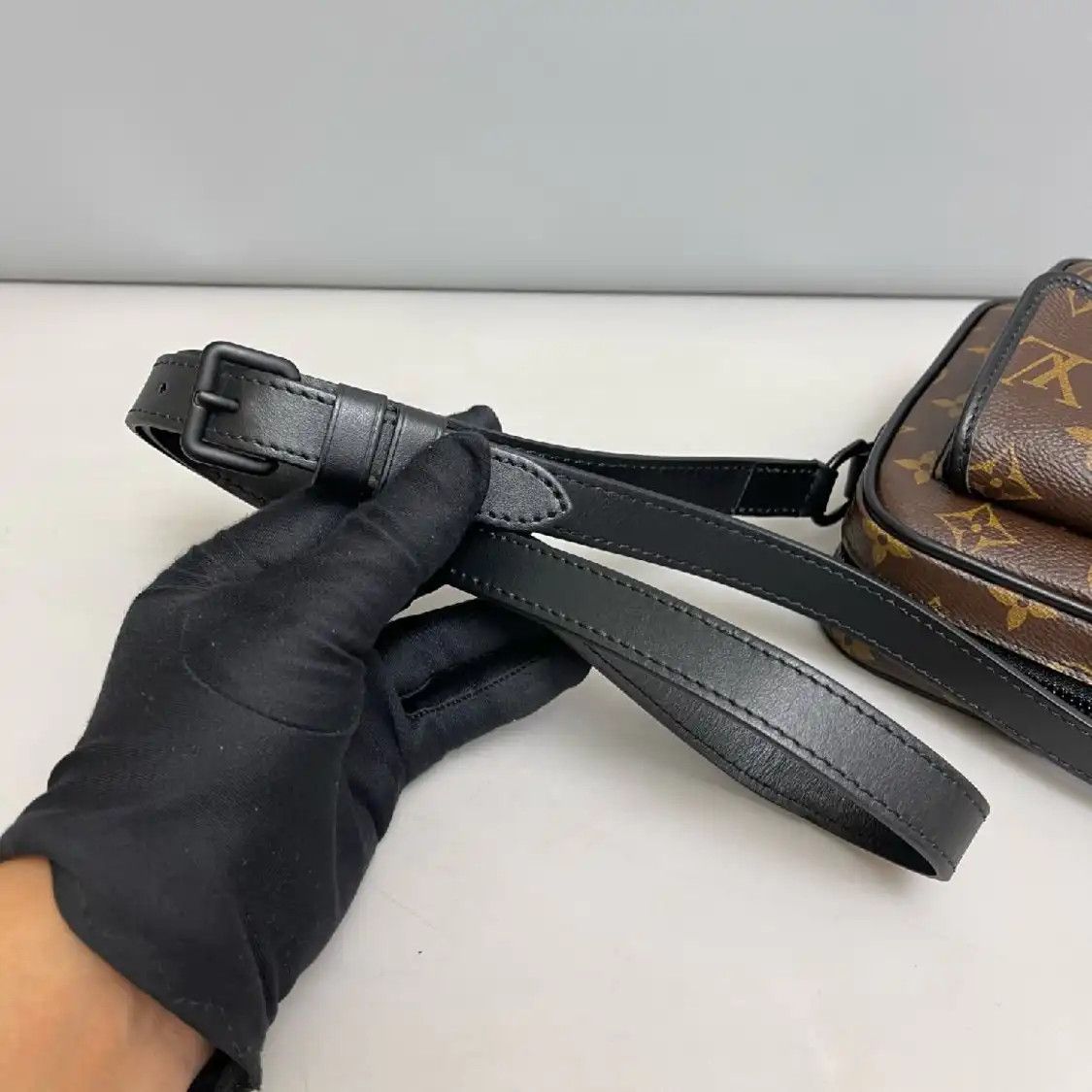 Louis Vuitton LOUIS VUITTON CHRISTOPHER brown coated canvas monogram camera bag crossbody bag Size ONE SIZE - 9 Thumbnail