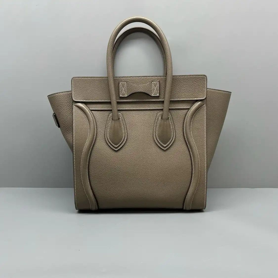 Celine CELINE LUGGAGE Small grey cowhide leather smiley bag handbag Size ONE SIZE - 5 Thumbnail