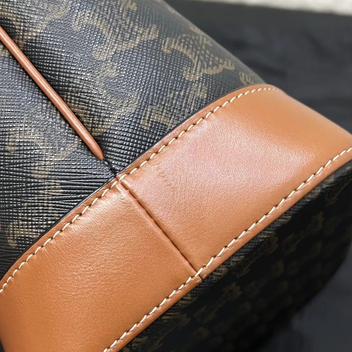 Celine CELINE bucket bag Small dark browncoated canvas Triomphe print crossbody bag Size ONE SIZE - 14 Thumbnail