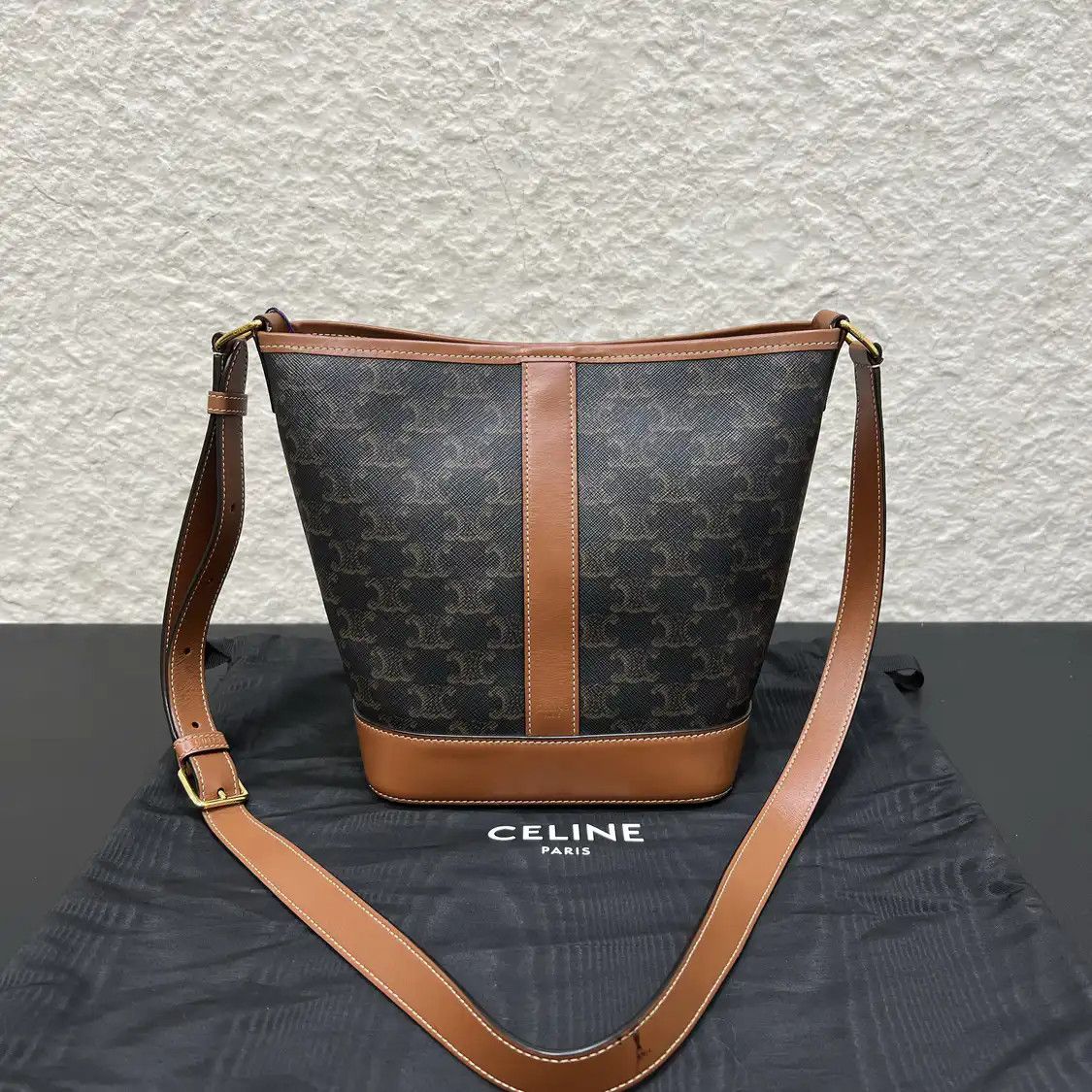 Celine CELINE bucket bag Small dark browncoated canvas Triomphe print crossbody bag Size ONE SIZE - 2 Thumbnail