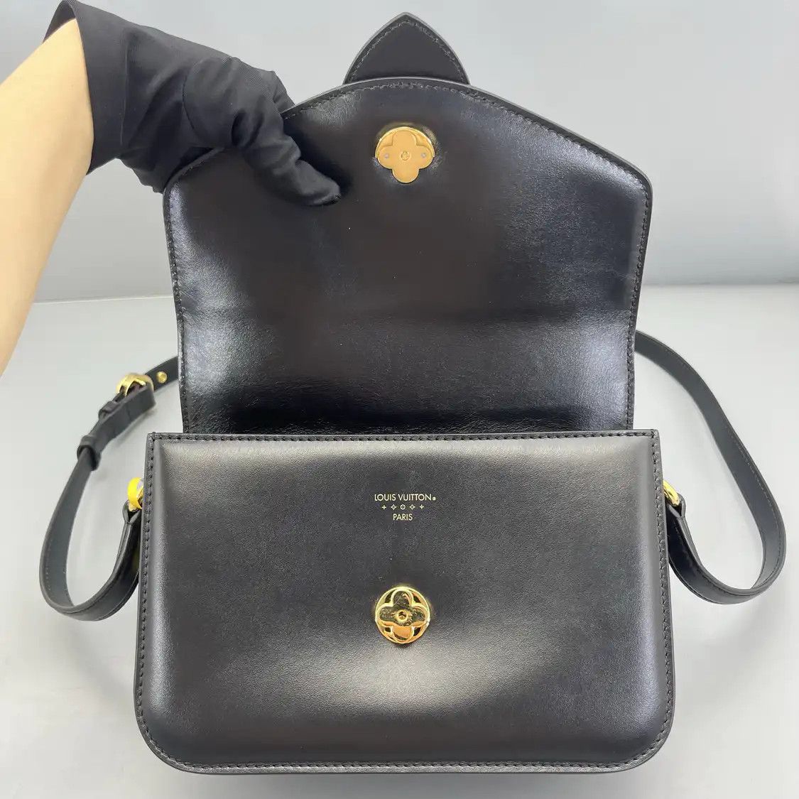 Louis Vuitton LOUIS VUITTON PONT 9 black cowhide leather shoulder bag gold hardware Size ONE SIZE - 8 Thumbnail