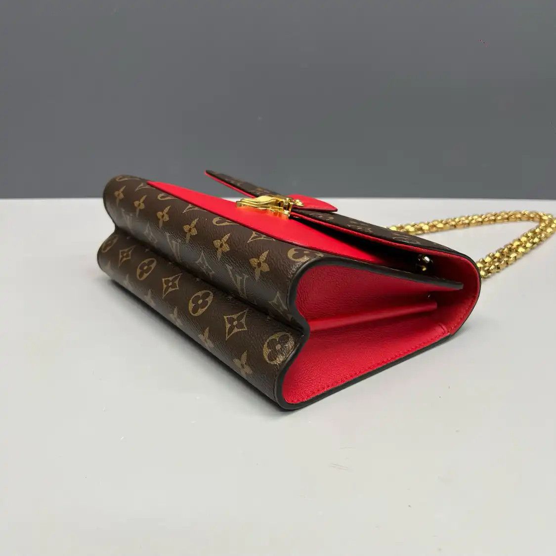 Louis Vuitton LOUIS VUITTON VICTOIRE brown coated canvas monogram shoulder bag gold hardware Size ONE SIZE - 4 Thumbnail