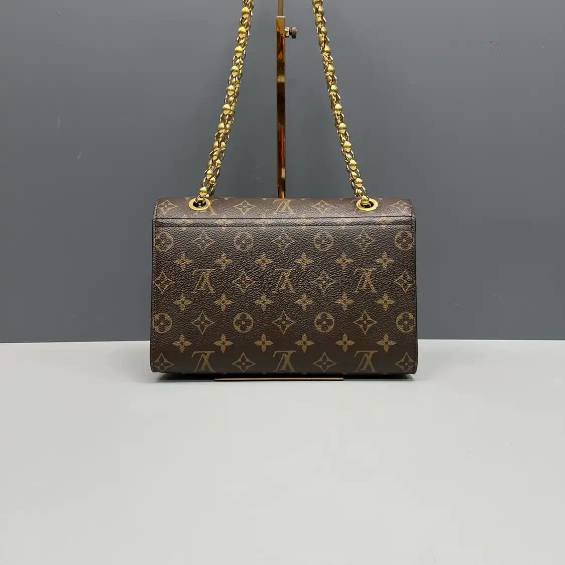 Louis Vuitton LOUIS VUITTON VICTOIRE brown coated canvas monogram shoulder bag gold hardware Size ONE SIZE - 5 Thumbnail