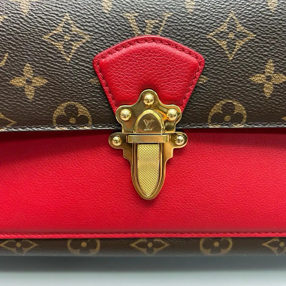 Louis Vuitton LOUIS VUITTON VICTOIRE brown coated canvas monogram shoulder bag gold hardware Size ONE SIZE - 8 Thumbnail