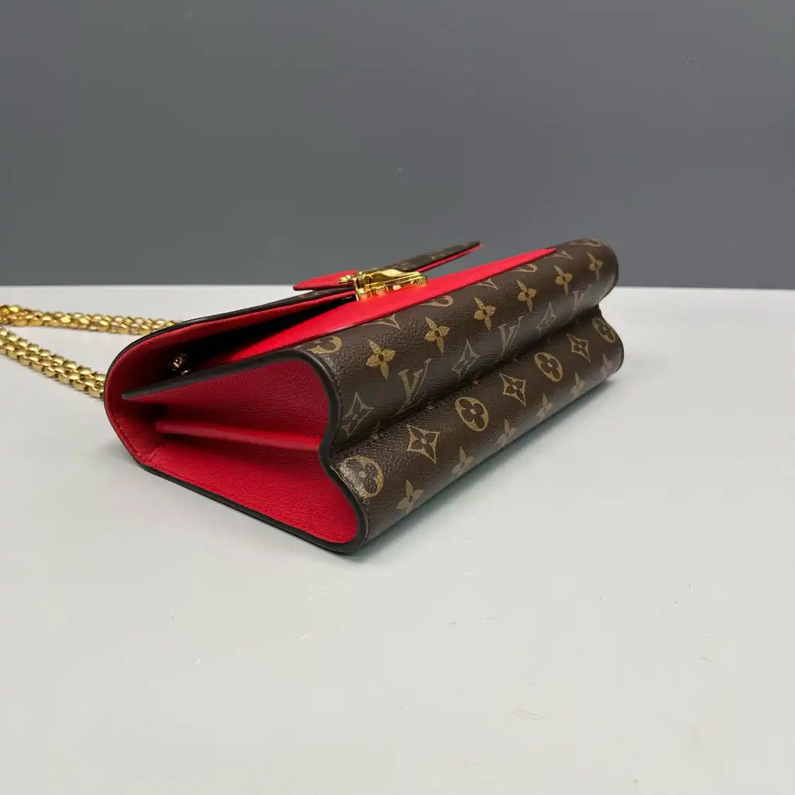 Louis Vuitton LOUIS VUITTON VICTOIRE brown coated canvas monogram shoulder bag gold hardware Size ONE SIZE - 3 Thumbnail