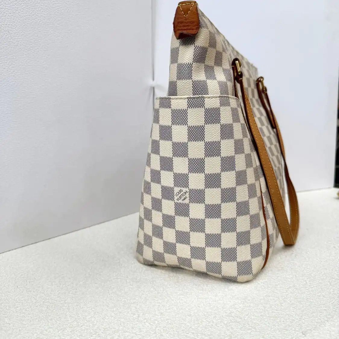 Louis Vuitton LOUIS VUITTON TOTALLY beige coated canvas checkerboard shoulder bag gold hardwar Size ONE SIZE - 7 Thumbnail