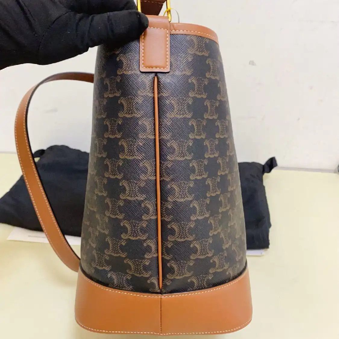 Celine CELINE bucket bag Medium dark browncoated canvas Triomphe print crossbody bag go Size ONE SIZE - 5 Thumbnail