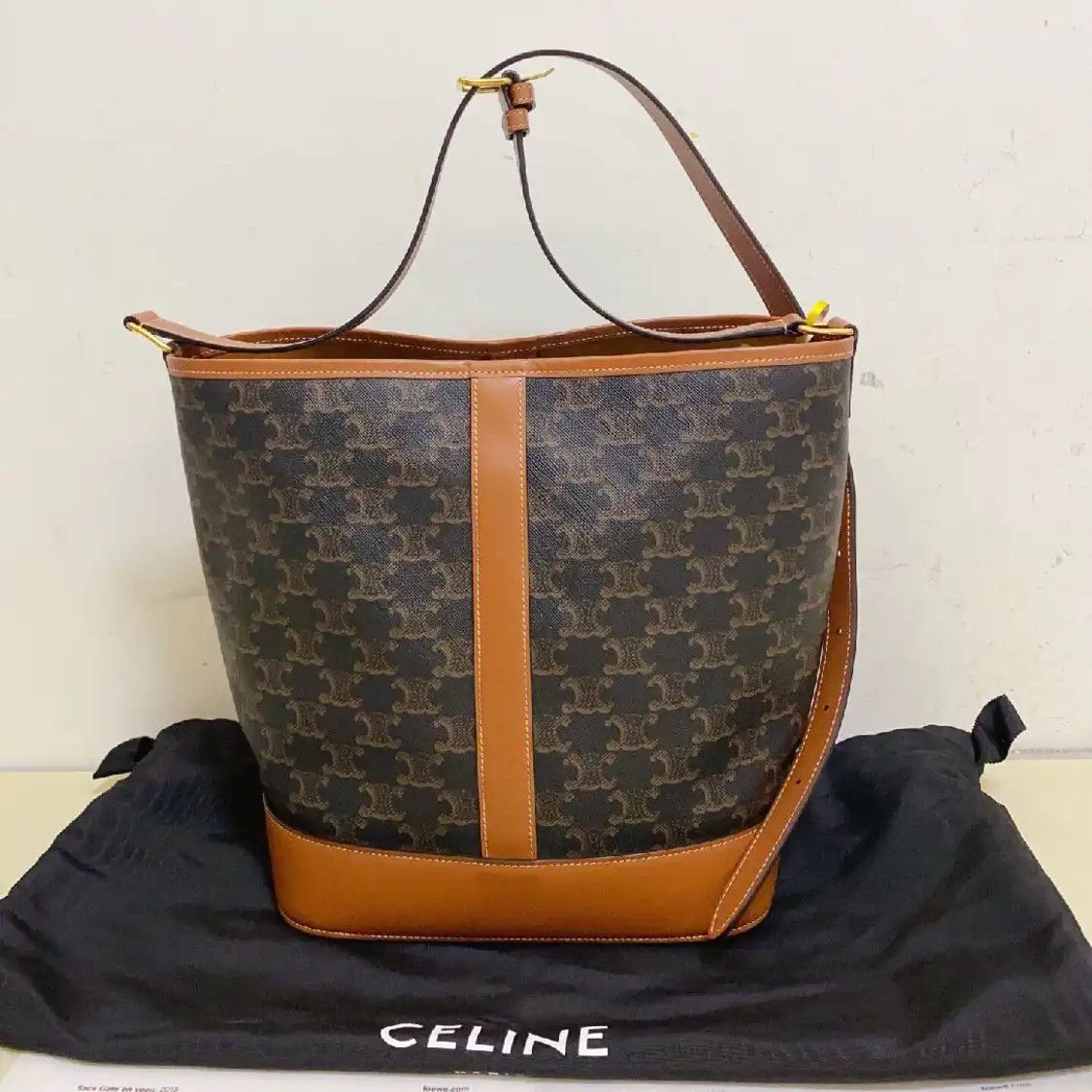 Celine CELINE bucket bag Medium dark browncoated canvas Triomphe print crossbody bag go Size ONE SIZE - 3 Thumbnail