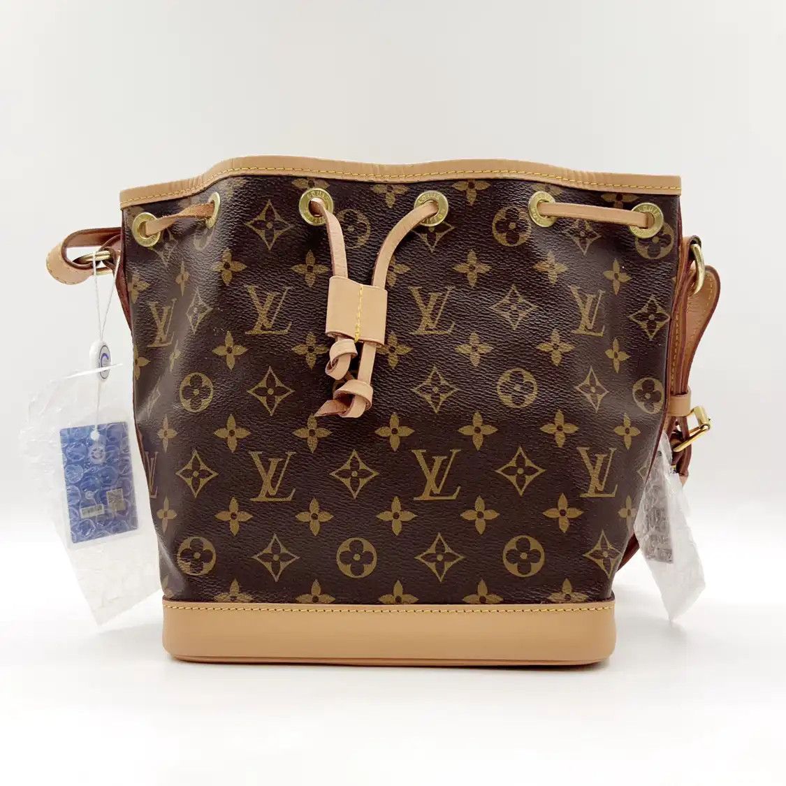 Louis Vuitton LOUIS VUITTON NOé BB brown coated canvas monogram bucket bag crossbody bag gold Size ONE SIZE - 2 Thumbnail