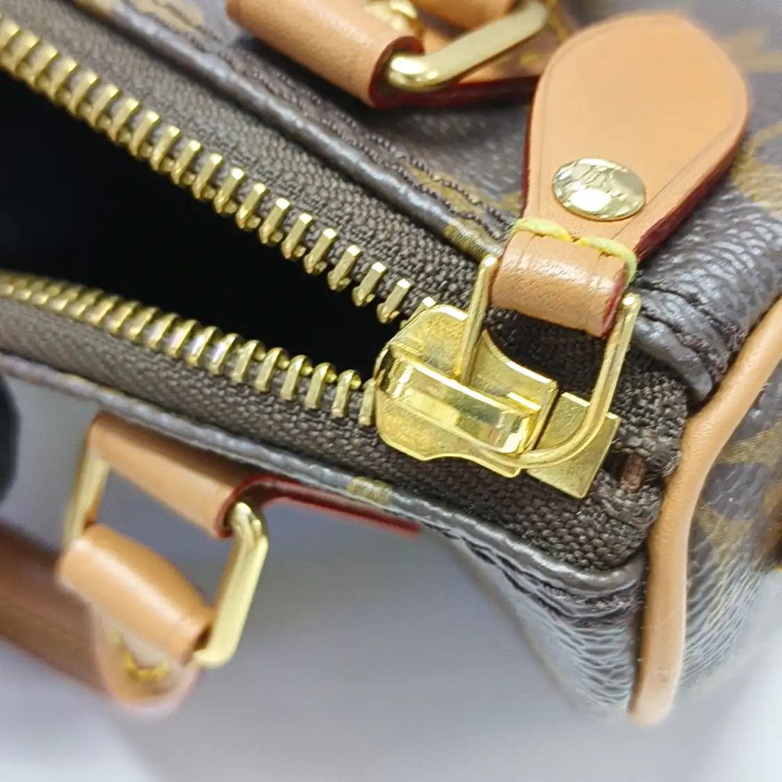 Louis Vuitton LOUIS VUITTON SPEEDY Nano brown coated canvas monogram Boston bag shoulder bag h Size ONE SIZE - 11 Thumbnail