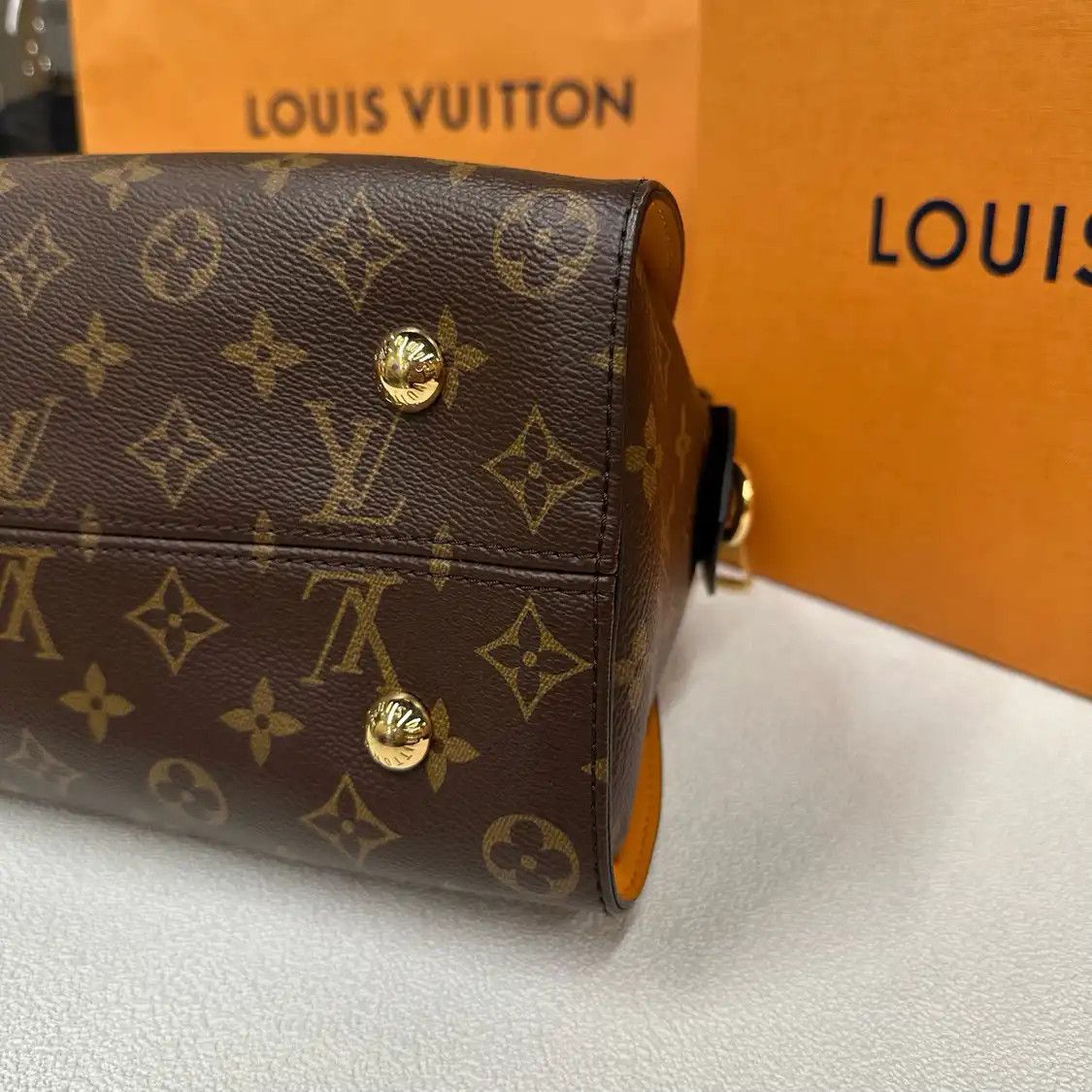 Louis Vuitton LOUIS VUITTON TUILERIES brown coated canvas monogram shoulder bag gold hardware Size ONE SIZE - 8 Thumbnail