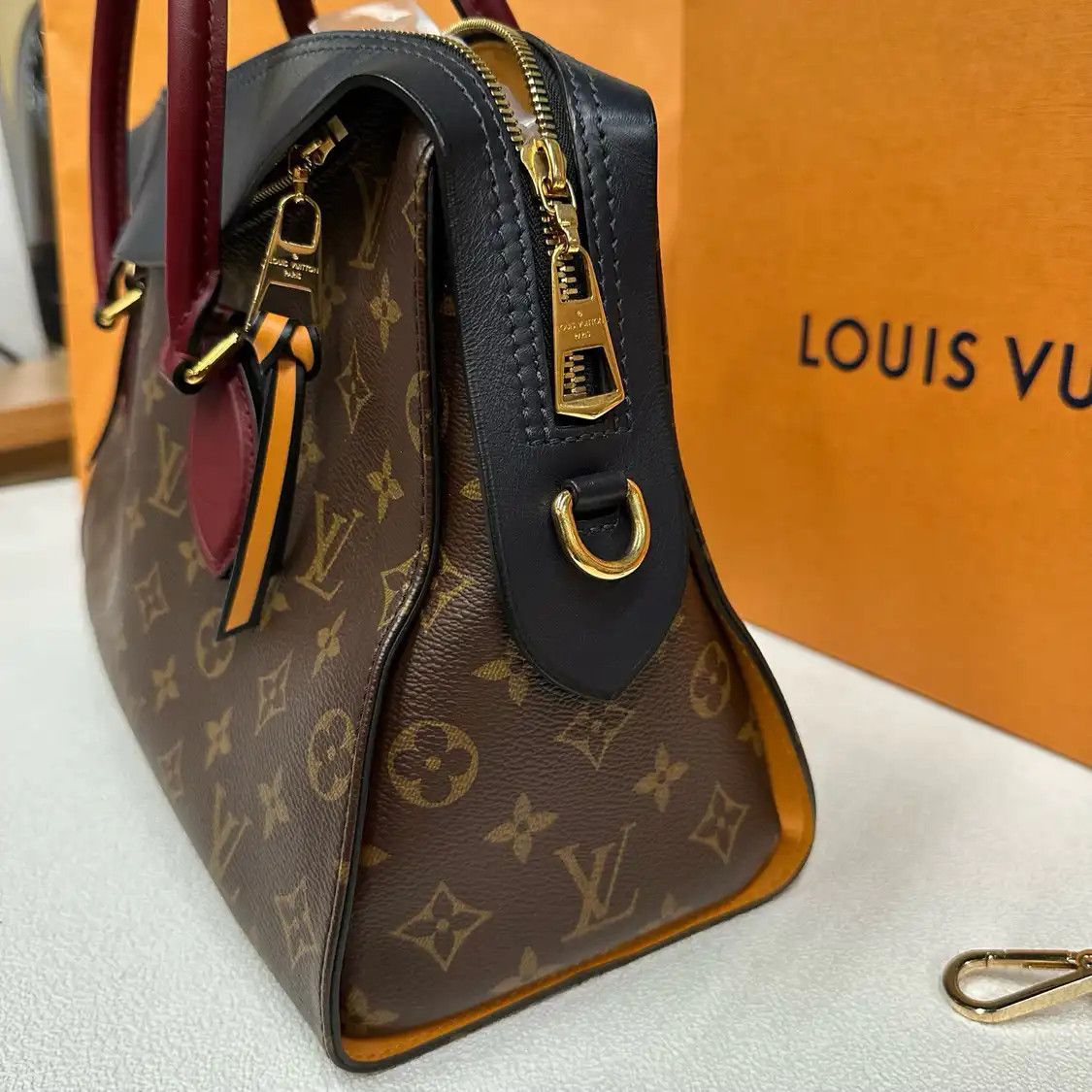 Louis Vuitton LOUIS VUITTON TUILERIES brown coated canvas monogram shoulder bag gold hardware Size ONE SIZE - 5 Thumbnail