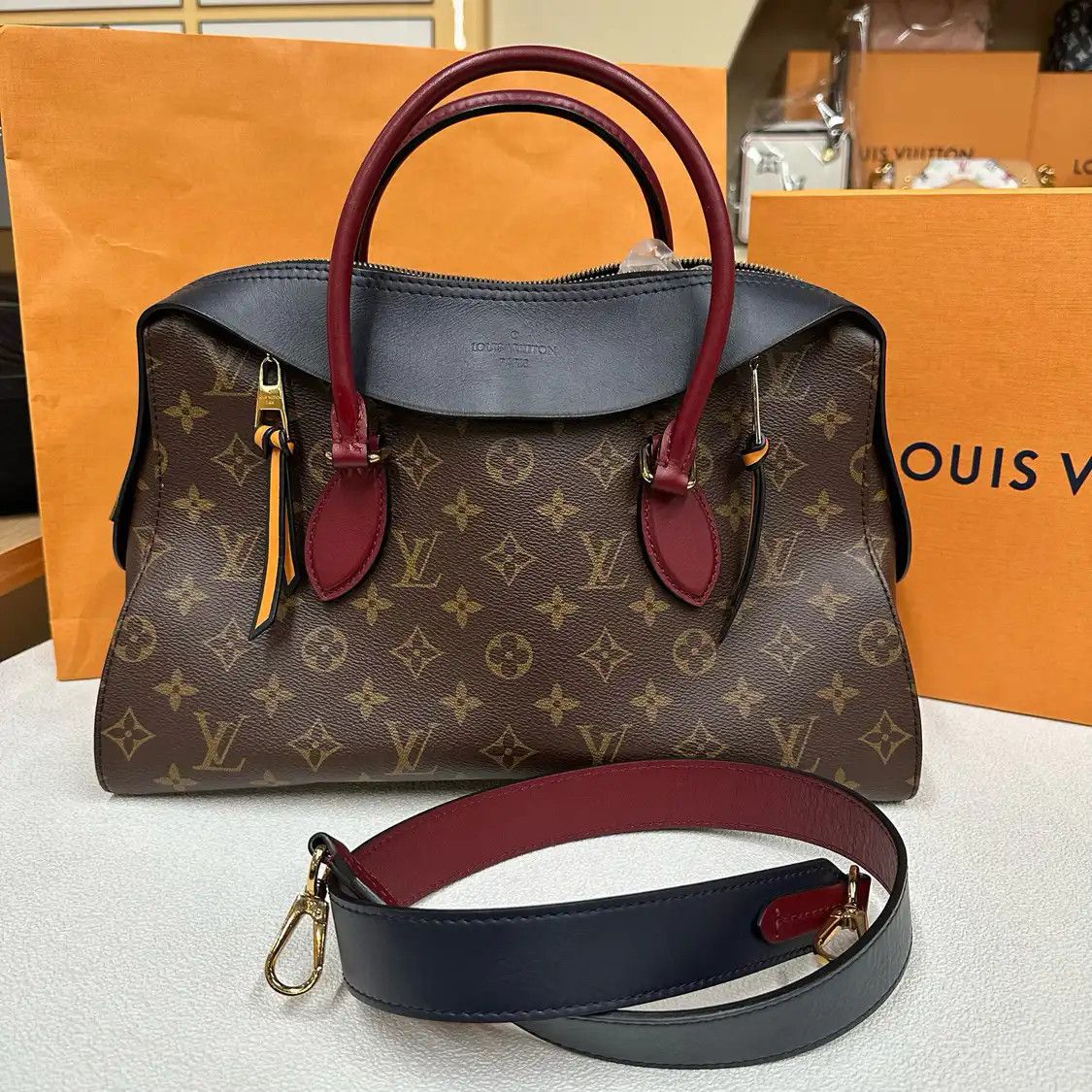 Louis Vuitton LOUIS VUITTON TUILERIES brown coated canvas monogram shoulder bag gold hardware Size ONE SIZE - 2 Thumbnail
