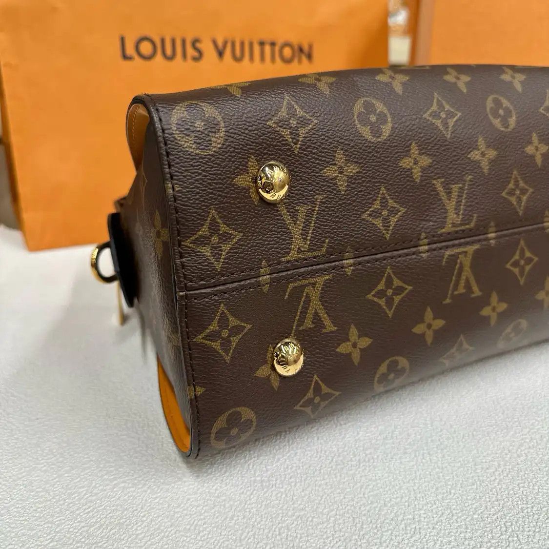 Louis Vuitton LOUIS VUITTON TUILERIES brown coated canvas monogram shoulder bag gold hardware Size ONE SIZE - 7 Thumbnail
