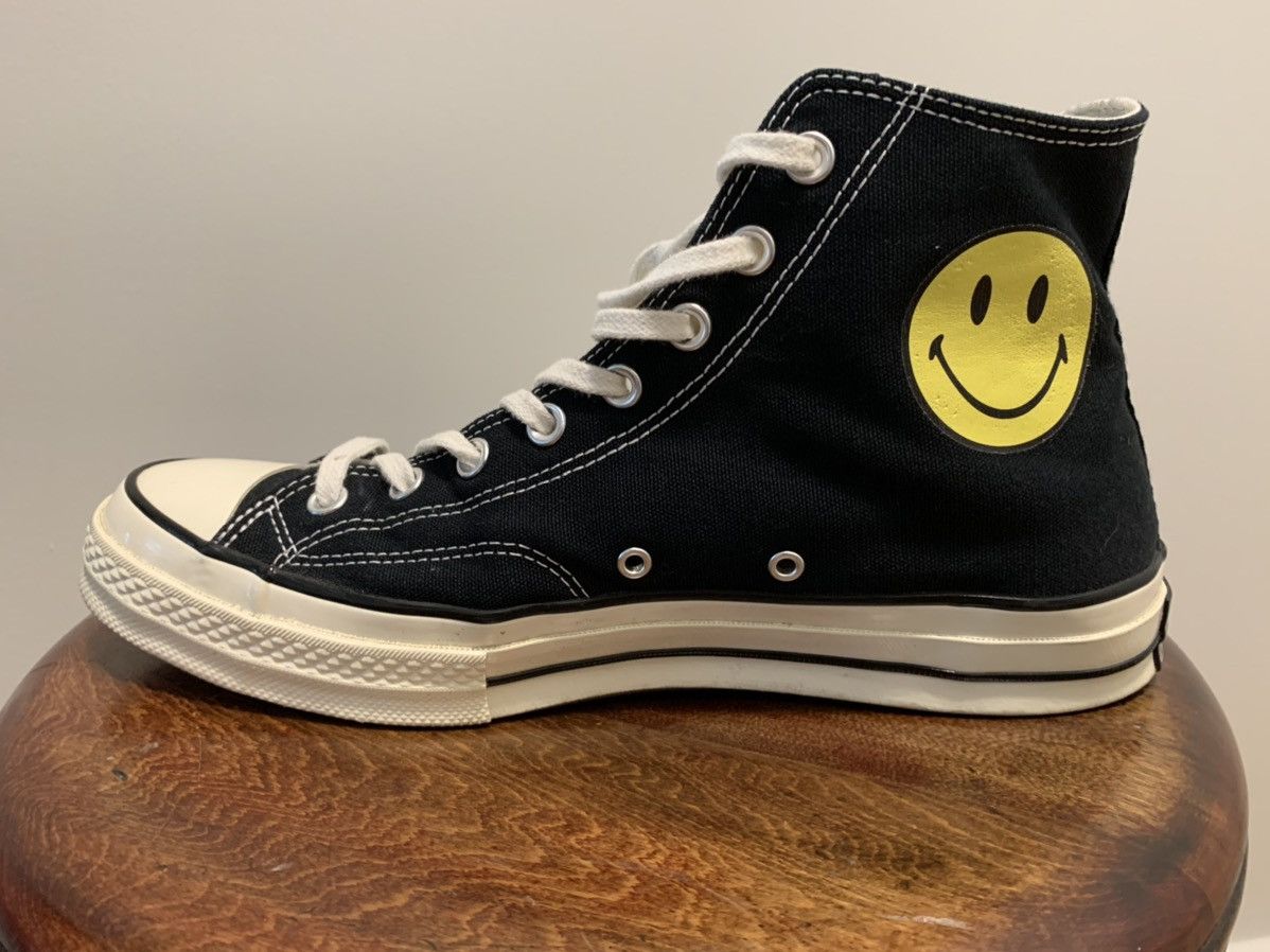 Converse nike smiley shops