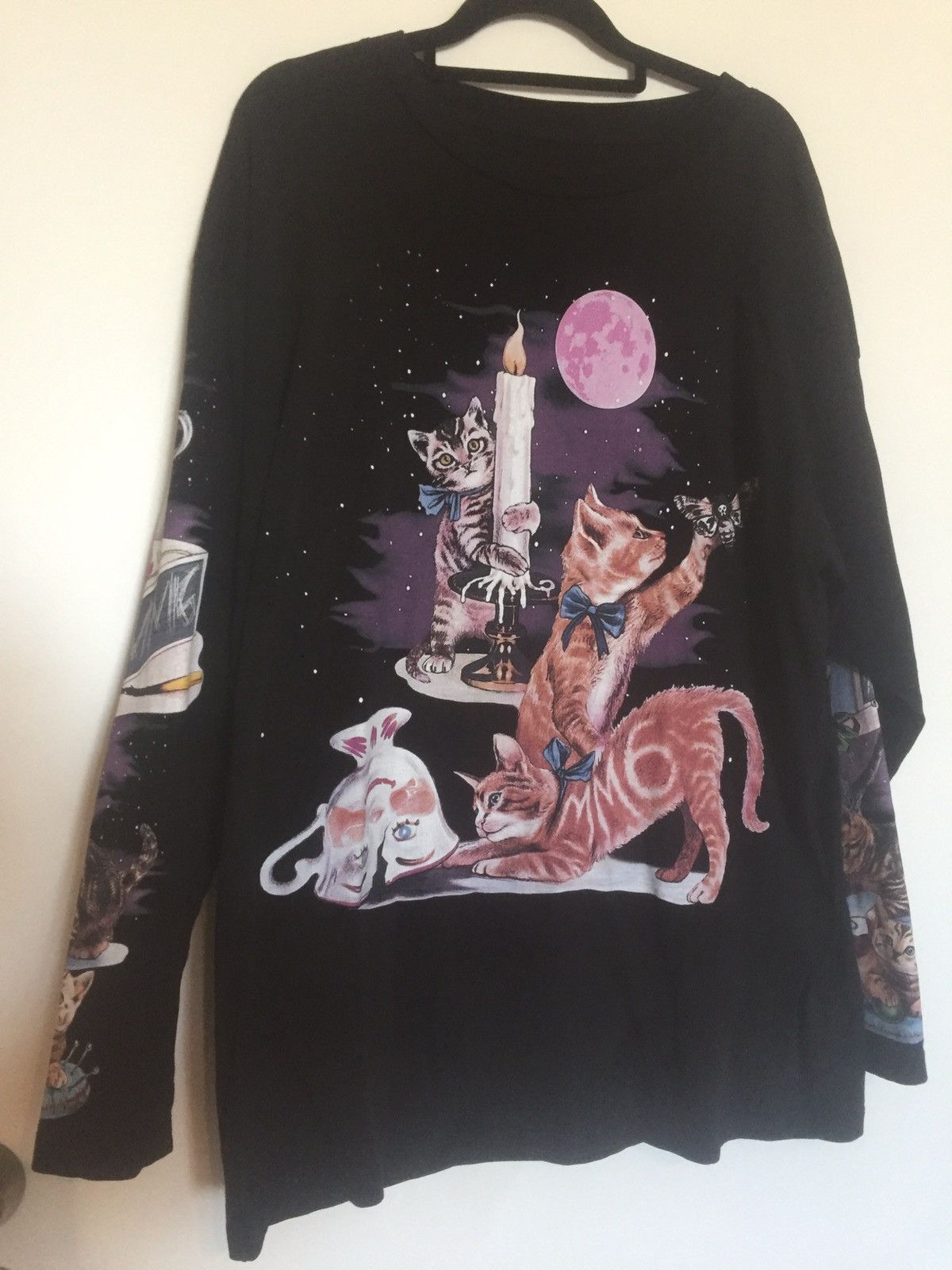 Maison Margiela MM6 Maison Margiela Cat Print Longsleeve T Maison Margiela MM6 Maison Margiela Cat Print Longsleeve T