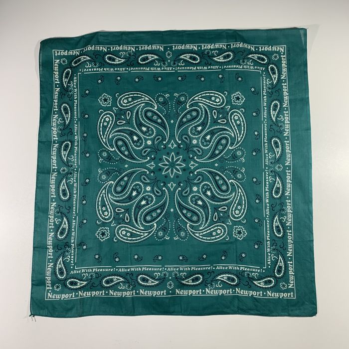 Cigarette Billboard With Natural Background Stok Fotoğraflar & Afiş‘nin Daha Faz Australia