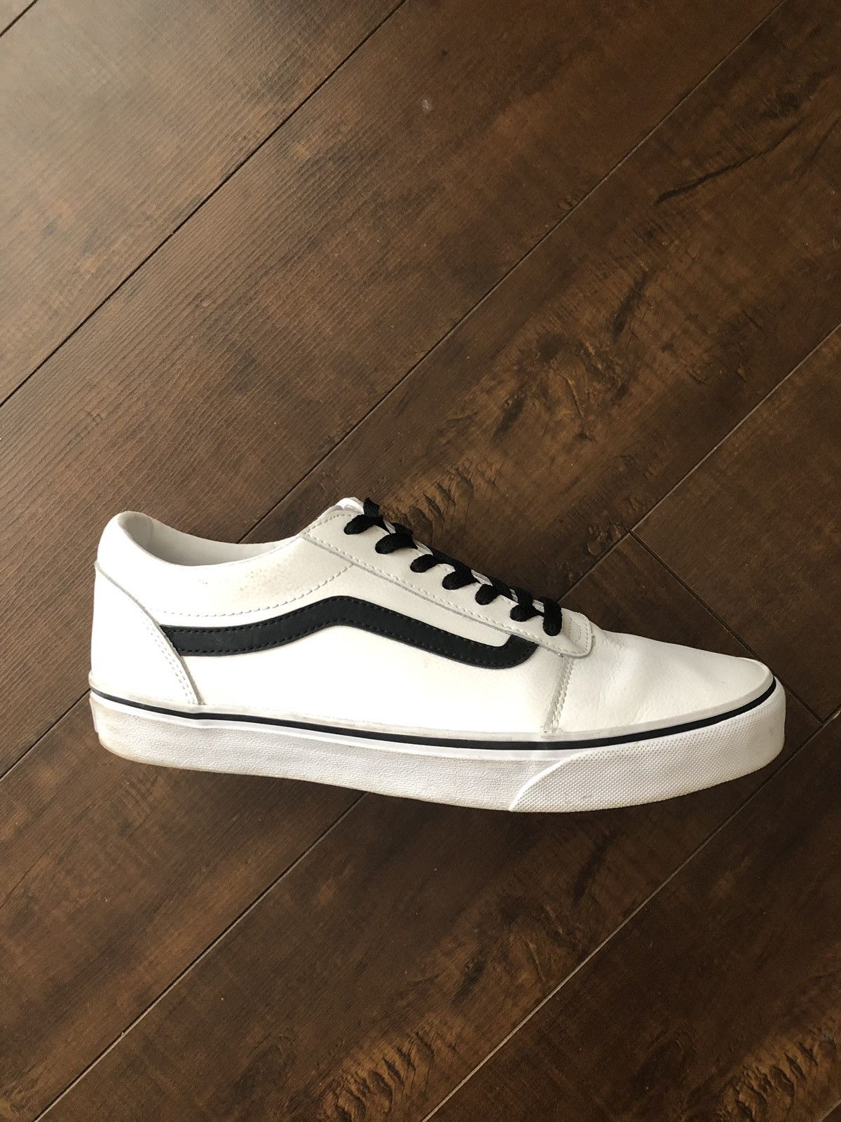 Vans white clearance with black stripe