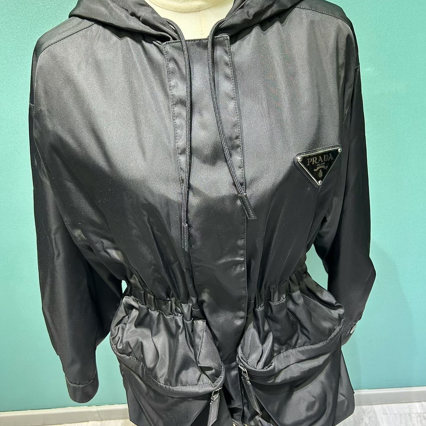 Prada Prada Logo Plaque Hooded Nylon Jacket Size 40 Size S / US 4 / IT 40 - 7 Thumbnail