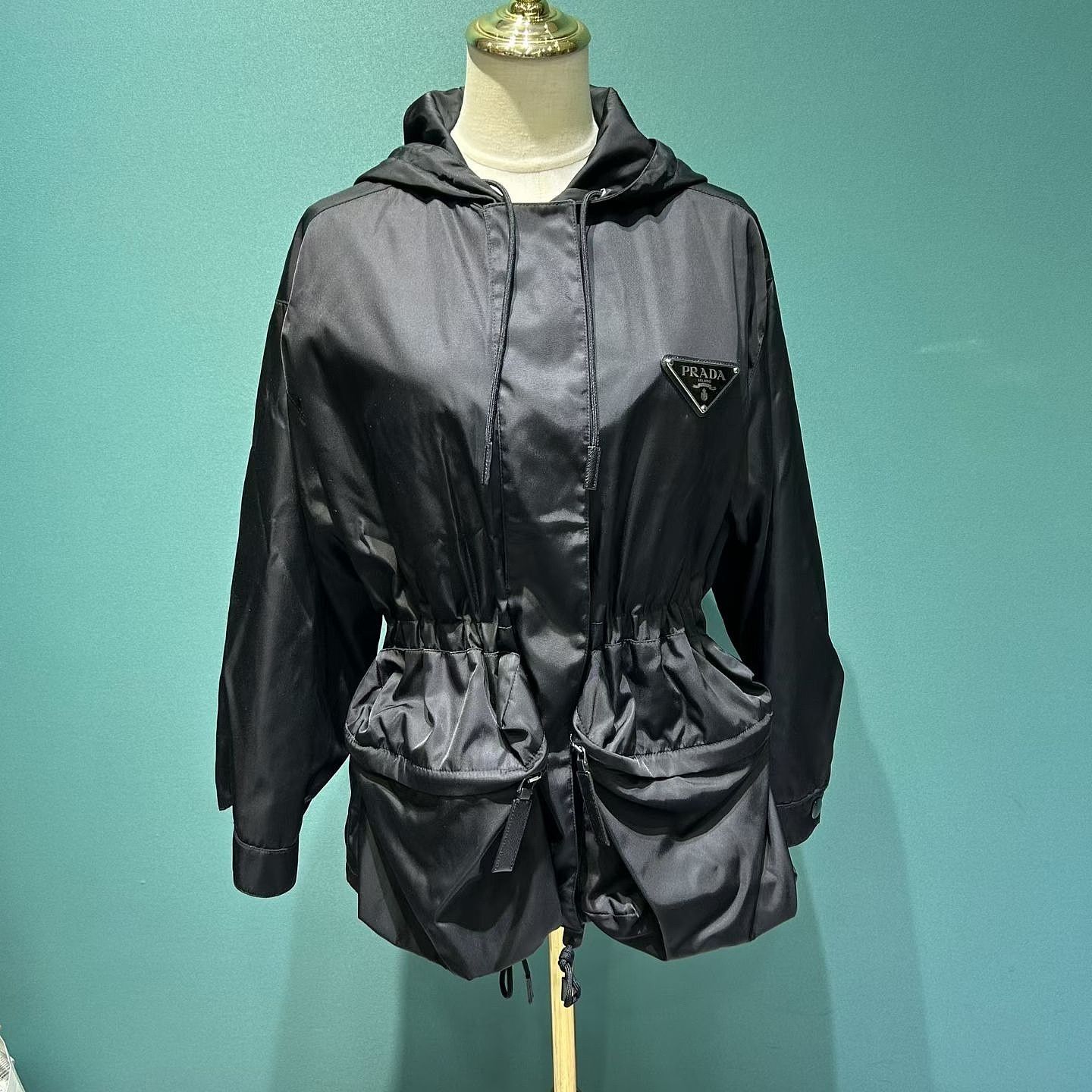 Prada Prada Logo Plaque Hooded Nylon Jacket Size 40 Size S / US 4 / IT 40 - 2 Thumbnail