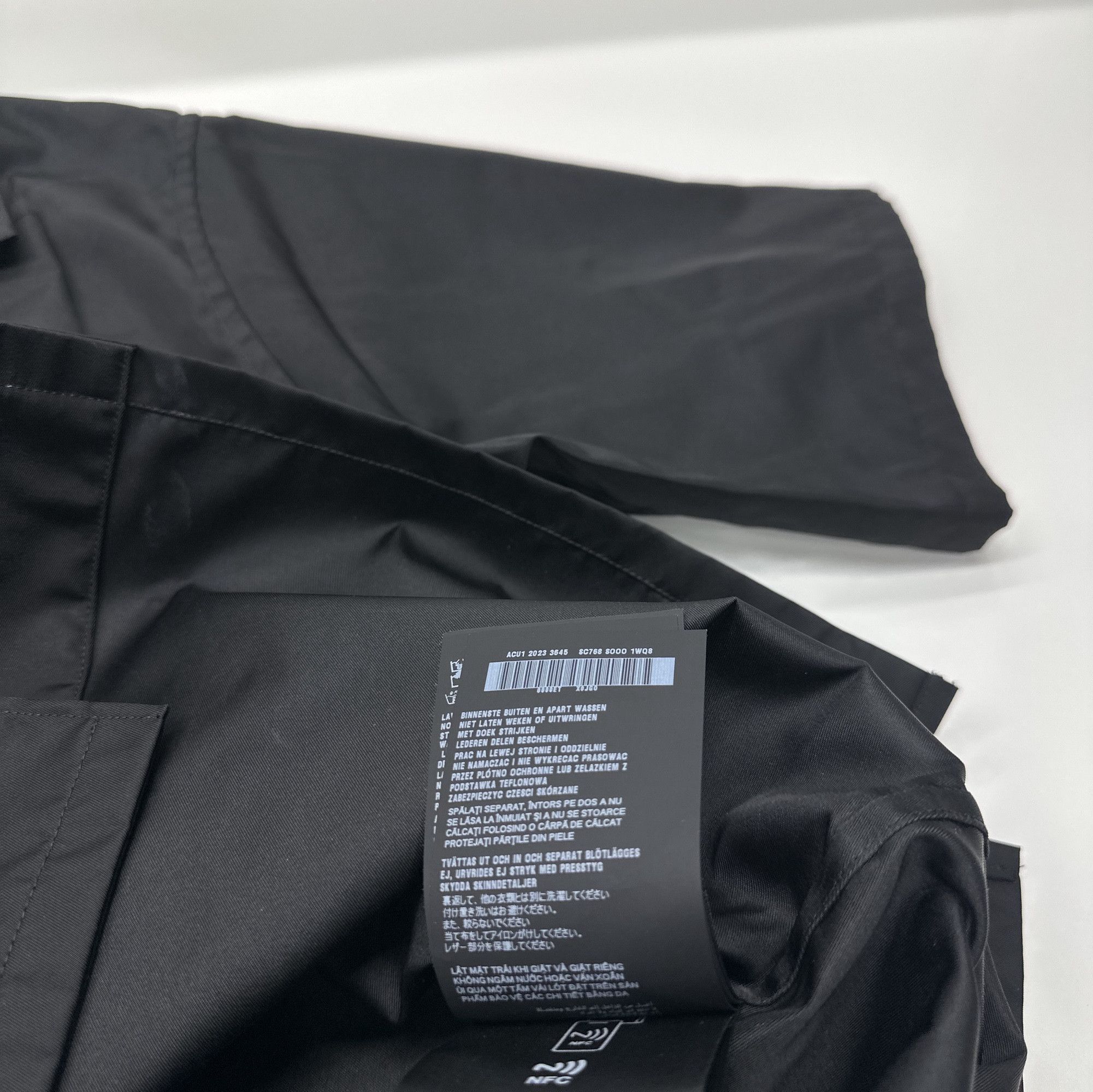 Prada Prada Multi Pocket Technical Shirt Size S Size US S / EU 44-46 / 1 - 4 Thumbnail