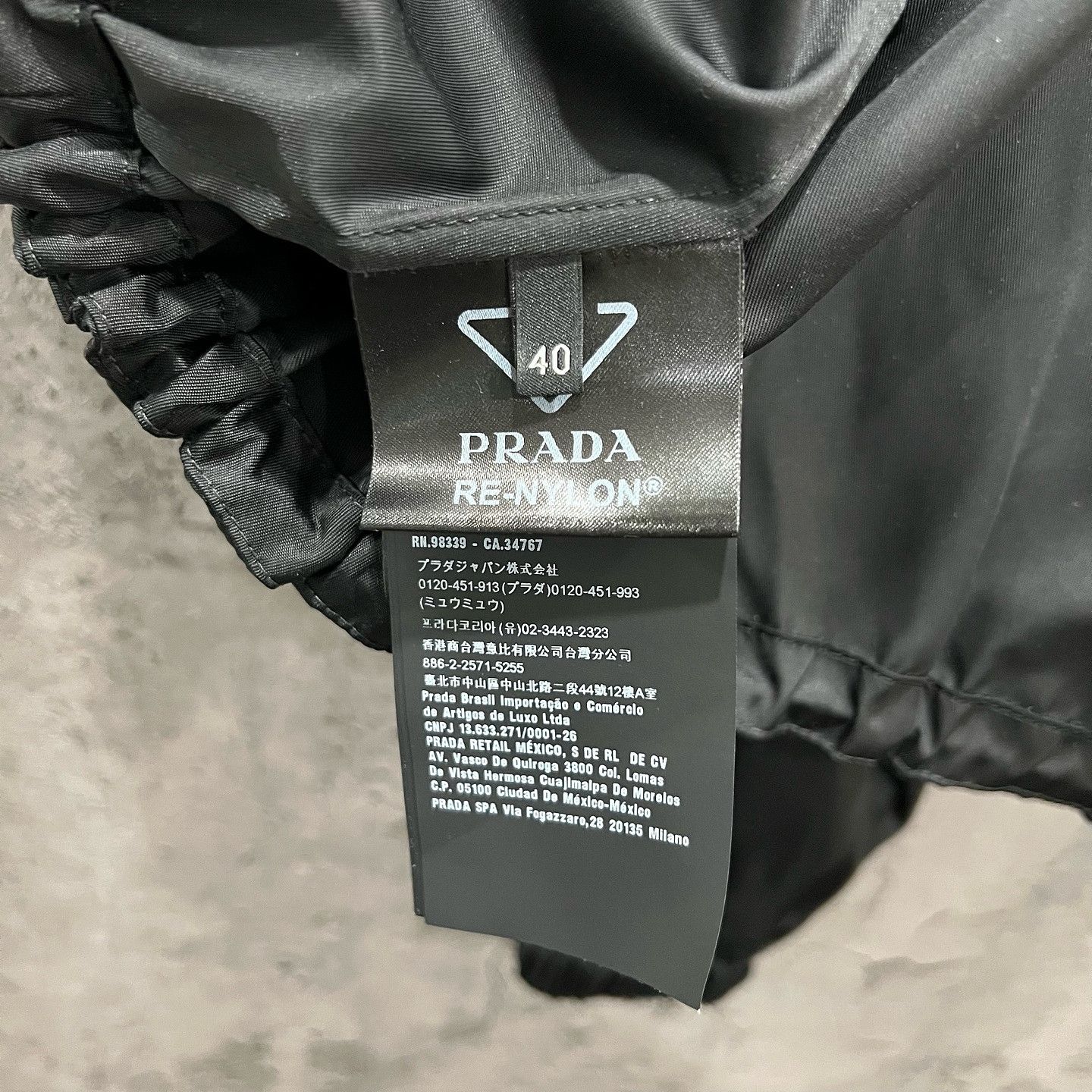 Prada Prada Re-Nylon Logo Hooded Jacket Size 40 Size S / US 4 / IT 40 - 5 Thumbnail