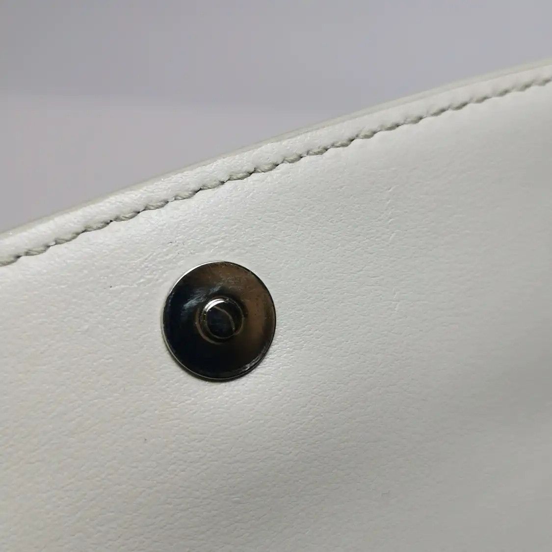 Prada PRADA Cleo white cowhide leather logo cross pattern shoulder bag Size ONE SIZE - 9 Thumbnail