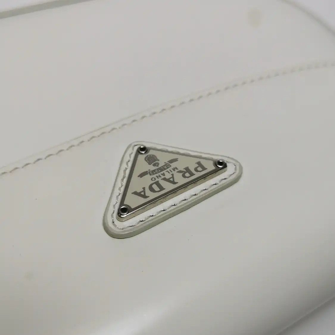 Prada PRADA Cleo white cowhide leather logo cross pattern shoulder bag Size ONE SIZE - 15 Thumbnail
