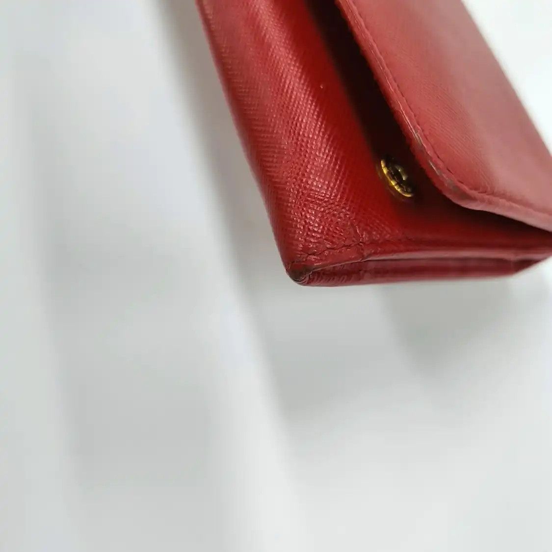 Prada PRADA red cowhide leather cross pattern wallet gold hardware Size ONE SIZE - 16 Thumbnail