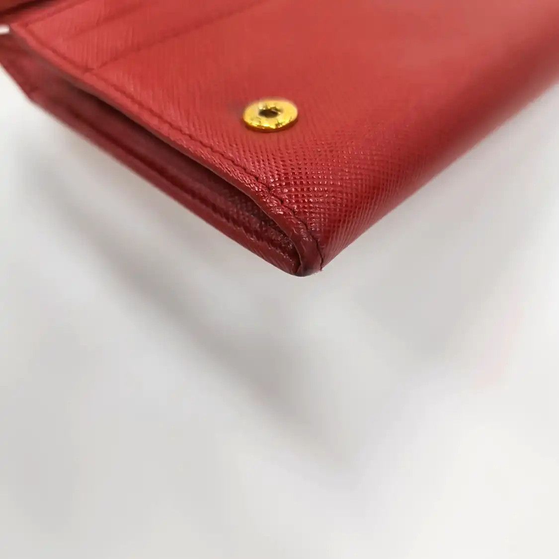 Prada PRADA red cowhide leather cross pattern wallet gold hardware Size ONE SIZE - 17 Thumbnail
