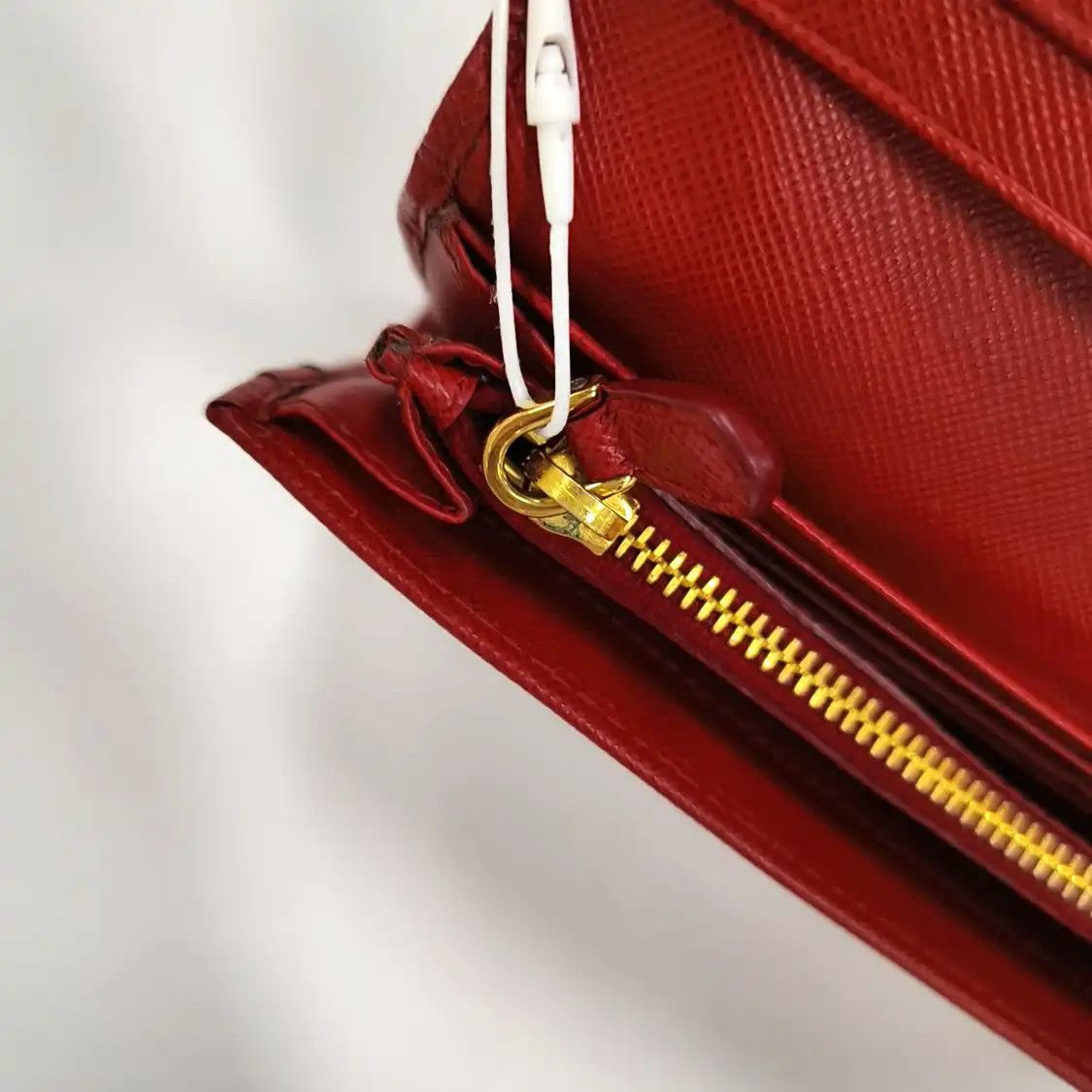 Prada PRADA red cowhide leather cross pattern wallet gold hardware Size ONE SIZE - 18 Thumbnail