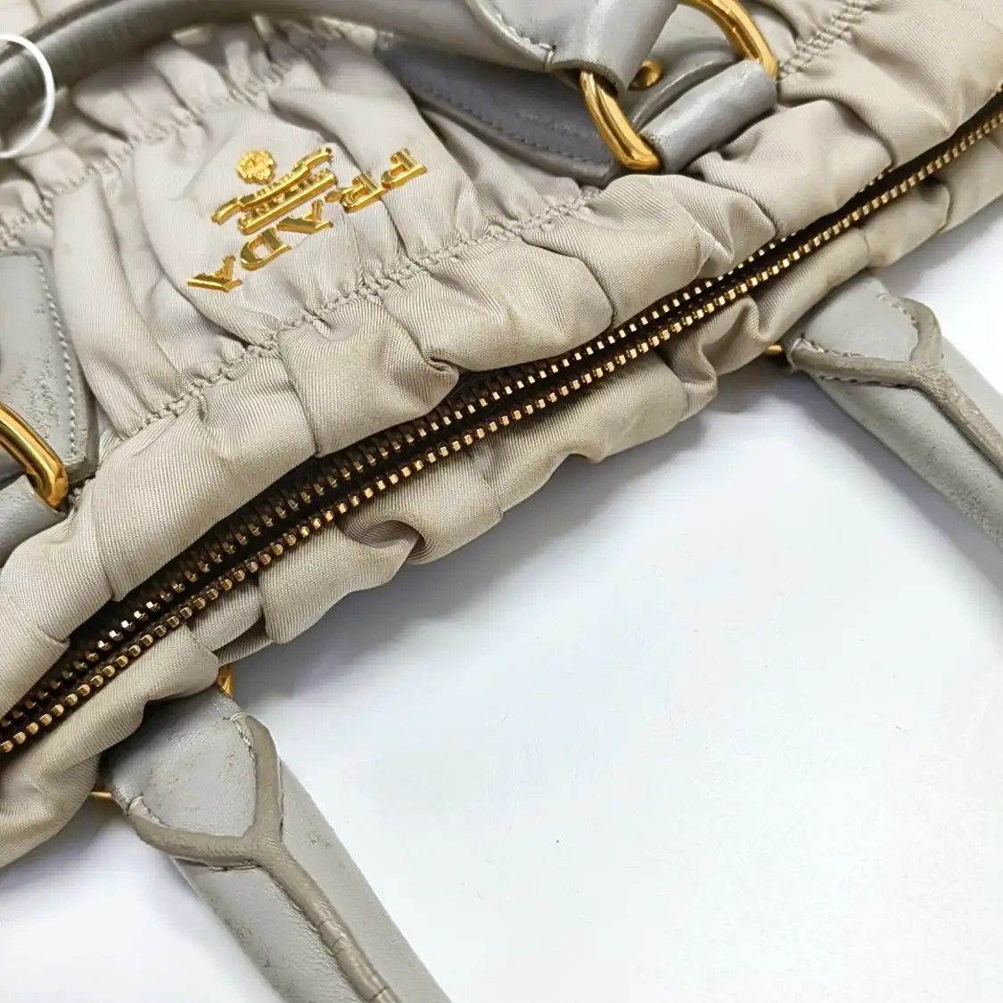 Prada PRADA Gaufre grey nylon quilted shoulder bag gold hardware detachable strap Size ONE SIZE - 20 Thumbnail
