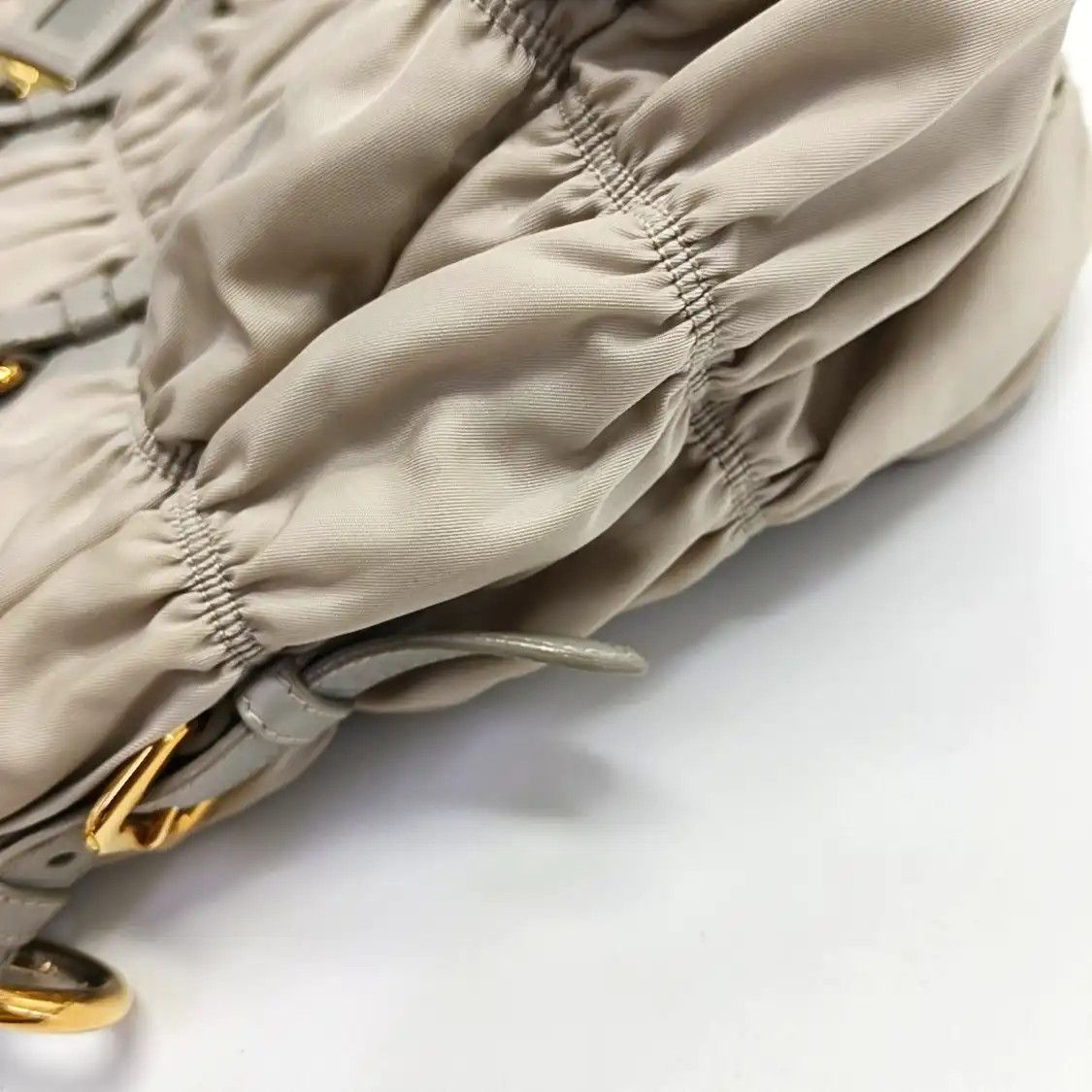 Prada PRADA Gaufre grey nylon quilted shoulder bag gold hardware detachable strap Size ONE SIZE - 16 Thumbnail