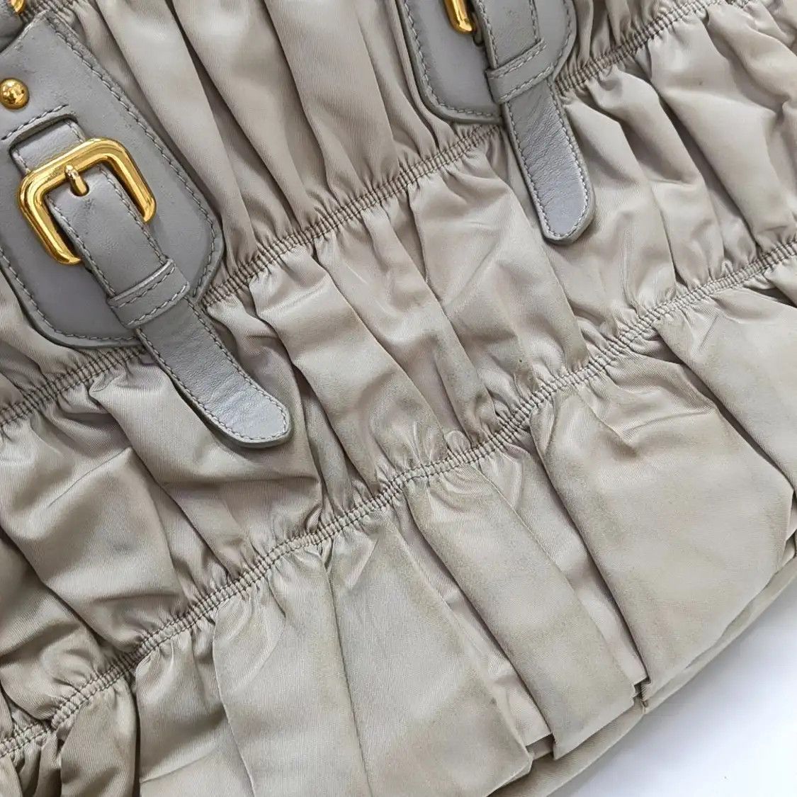 Prada PRADA Gaufre grey nylon quilted shoulder bag gold hardware detachable strap Size ONE SIZE - 18 Thumbnail