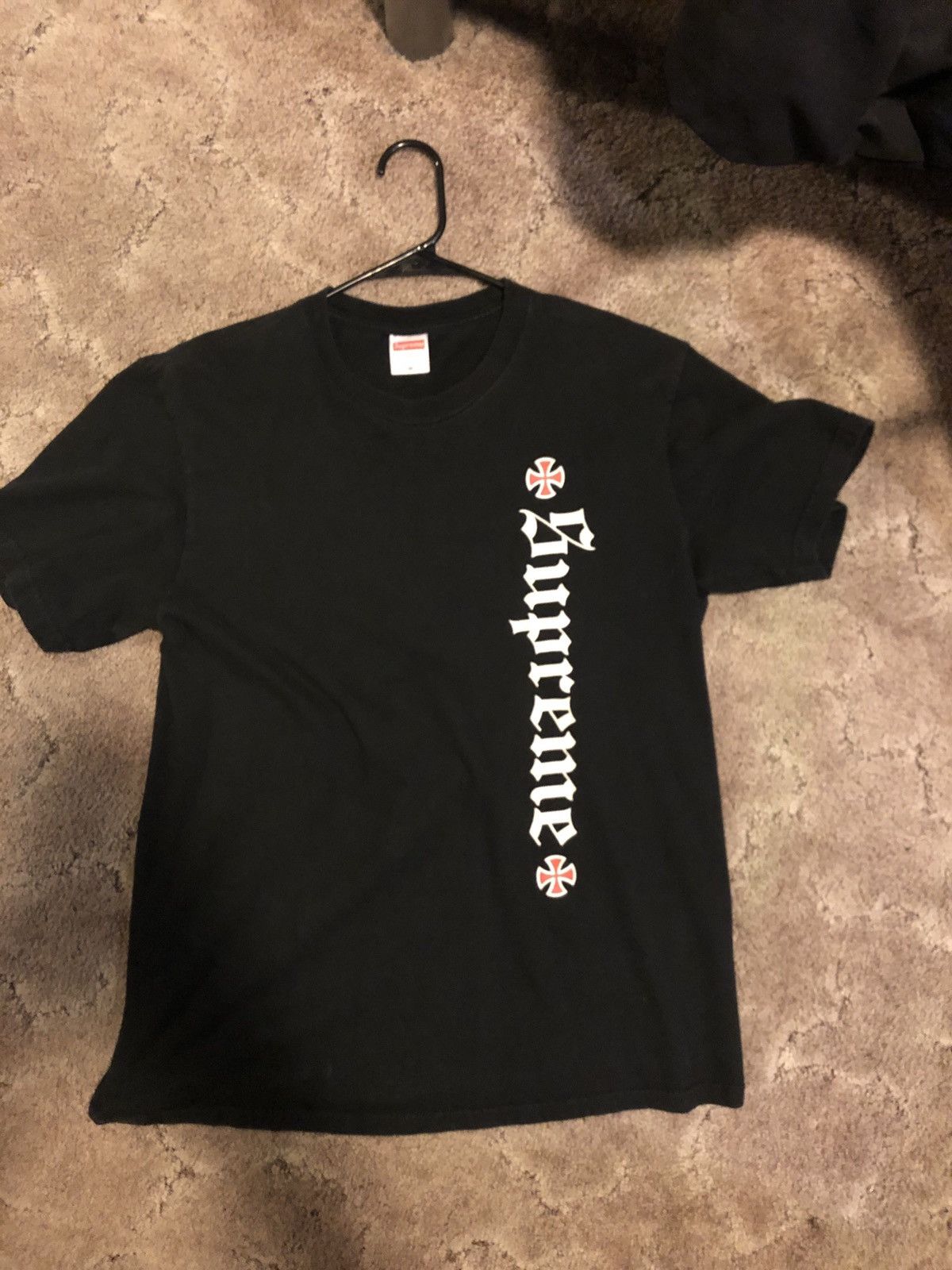 Supreme independent old english tee hotsell