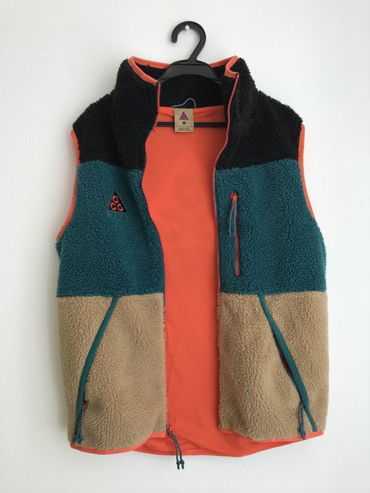 nike acg sherpa vest