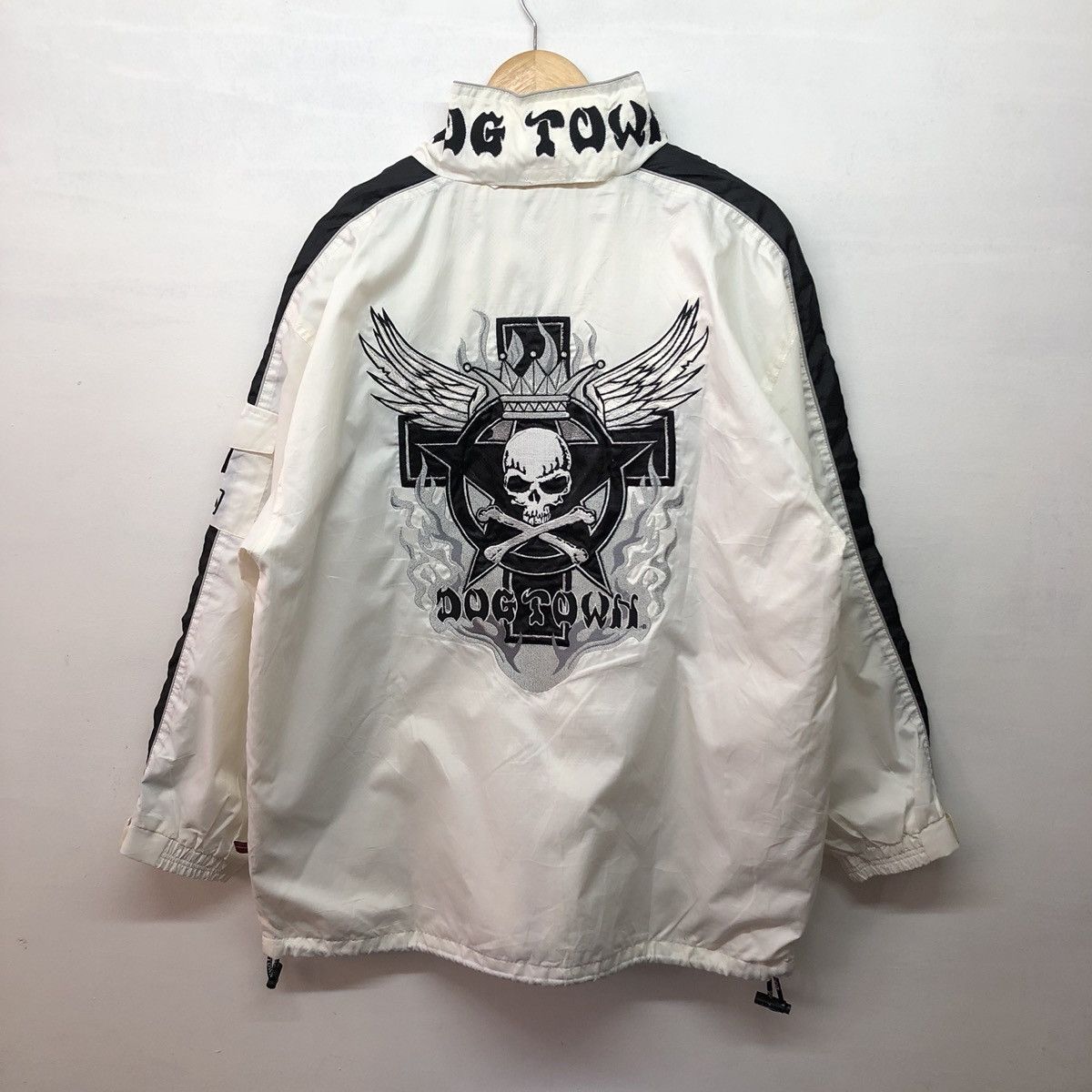 Dogtown × Japanese Brand DOG TOWN Windbreaker Jacket Embroidered Logo Streetwear Size US XL / EU 56 / 4 - 2 Thumbnail