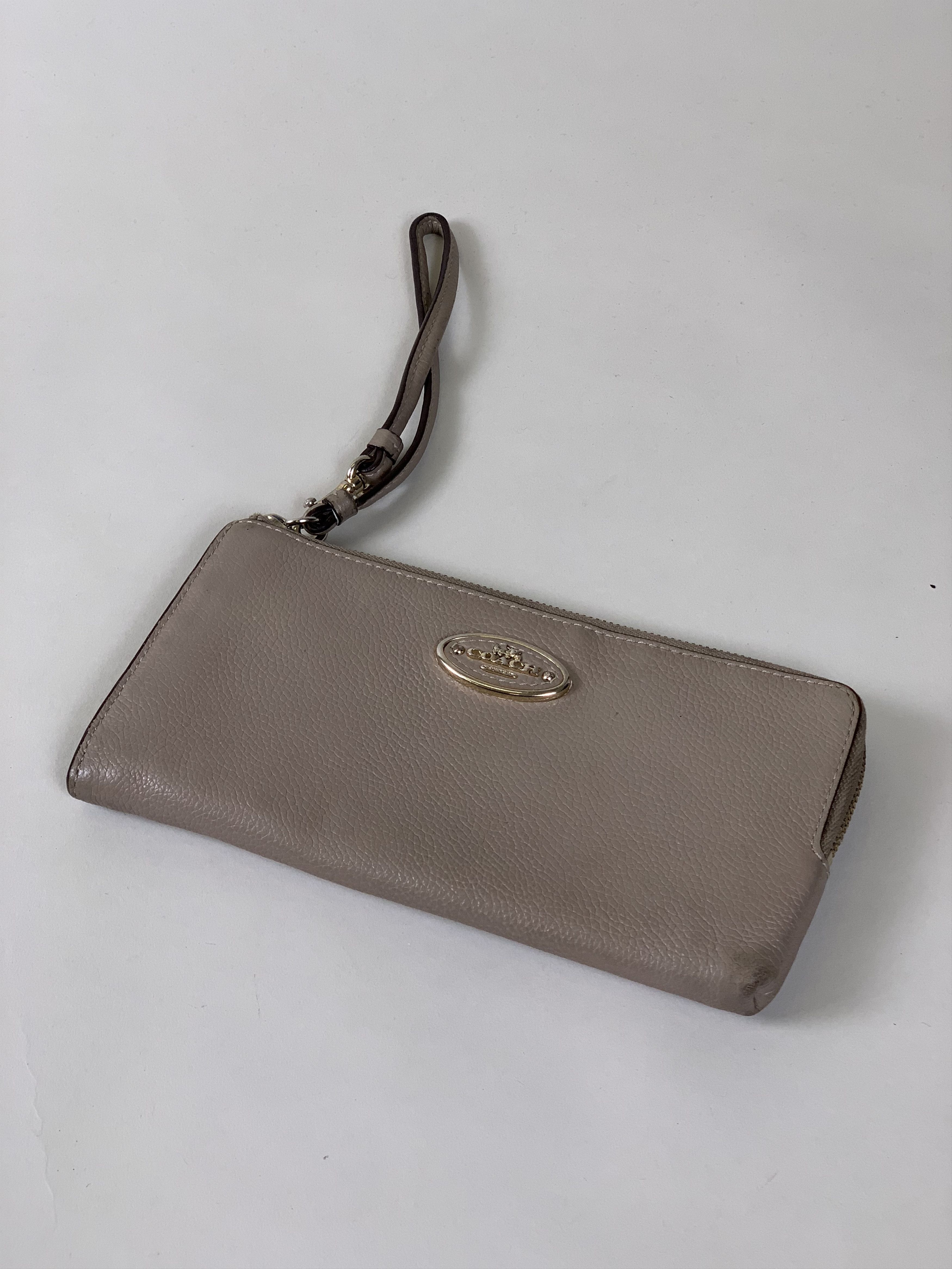 Coach Authentic Leather Coach Purse Size ONE SIZE - 1 Thumbnail