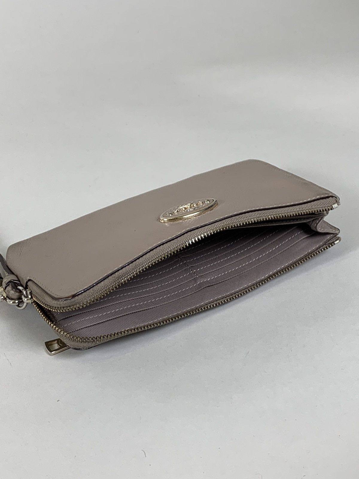 Coach Authentic Leather Coach Purse Size ONE SIZE - 5 Thumbnail