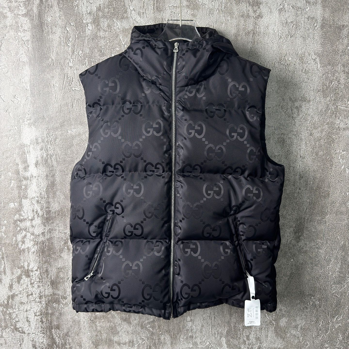 Gucci Gucci GG Logo Puffer Vest Size L Size US L / EU 52-54 / 3 - 2 Thumbnail