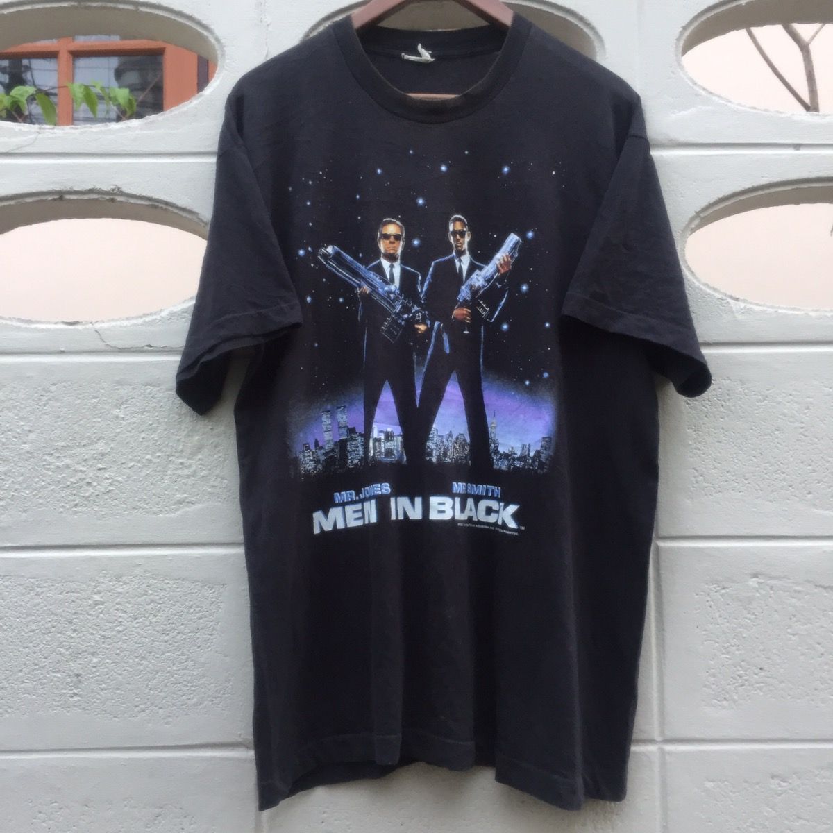 90s Men In Black MIB Movie 1997 Sci Fi t-shirt Large - The Captains Vintage