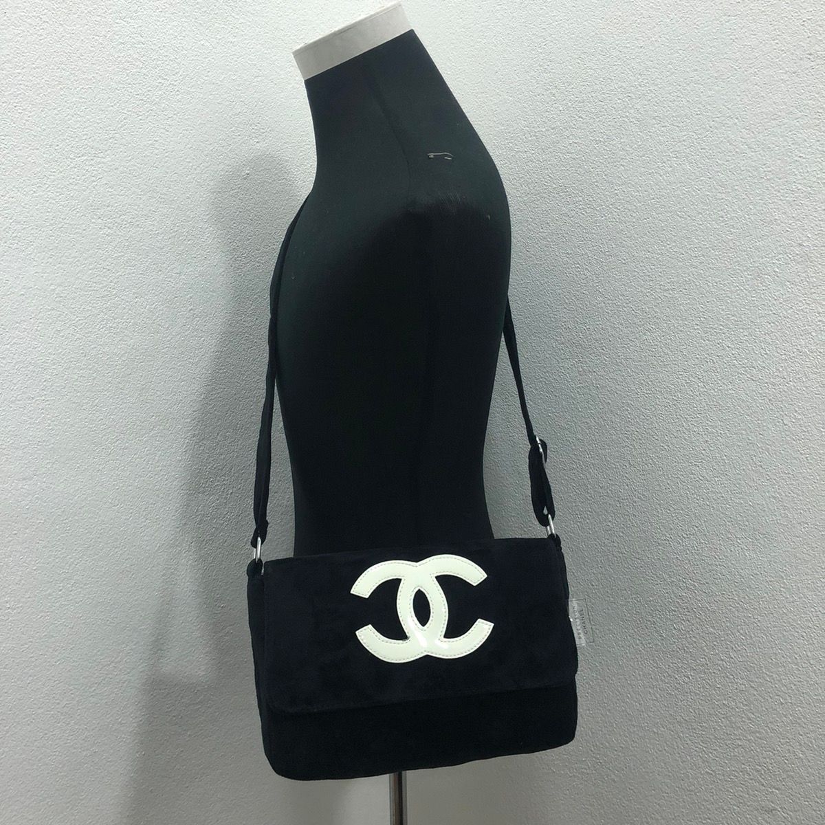 Chanel CHANEL PRECISION VIP GIFT CROSSBODY BAG