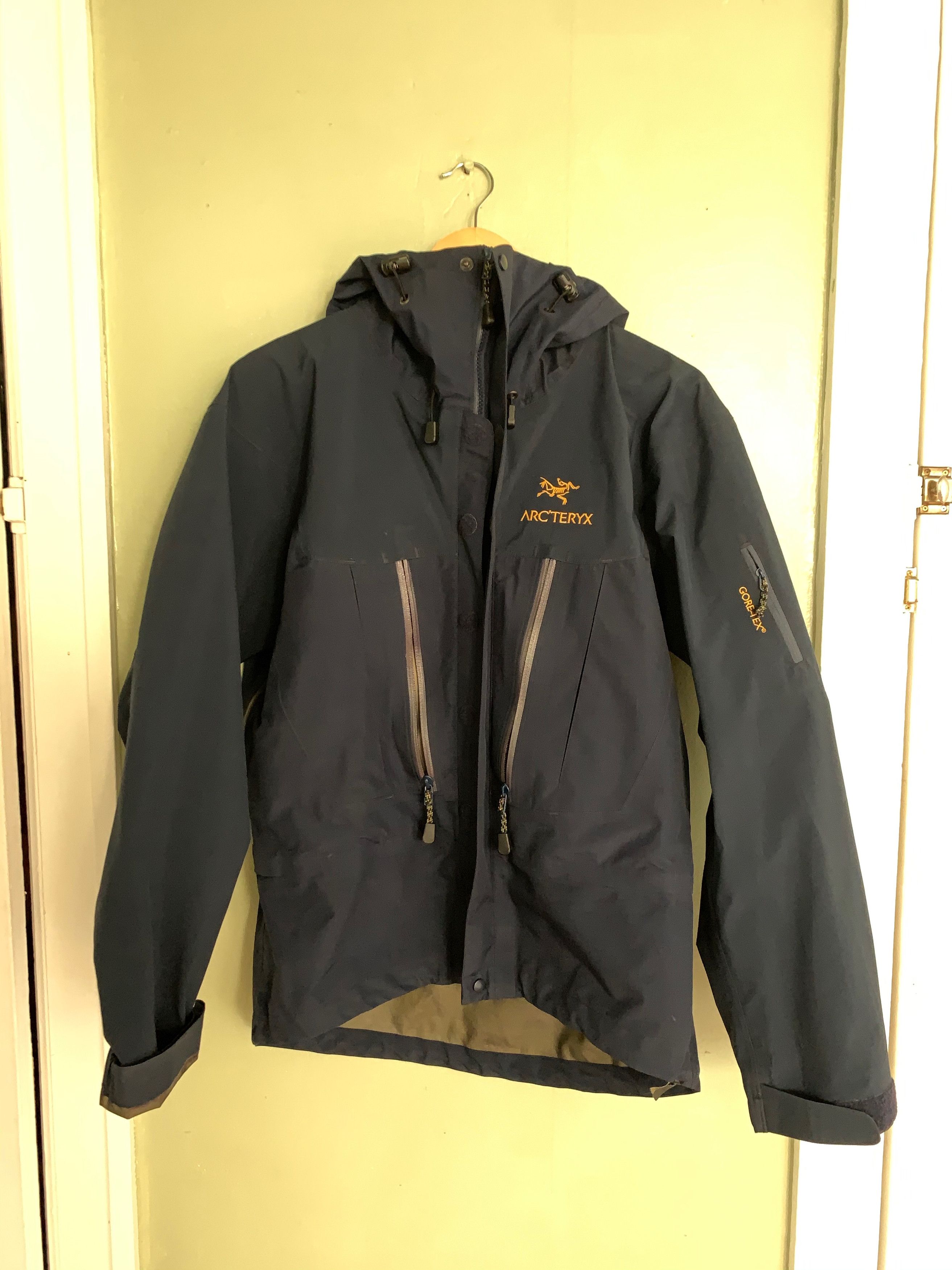 スペシャル！オレンジロゴの「ARC'TERYX」！｜ビームス 博多｜BEAMS