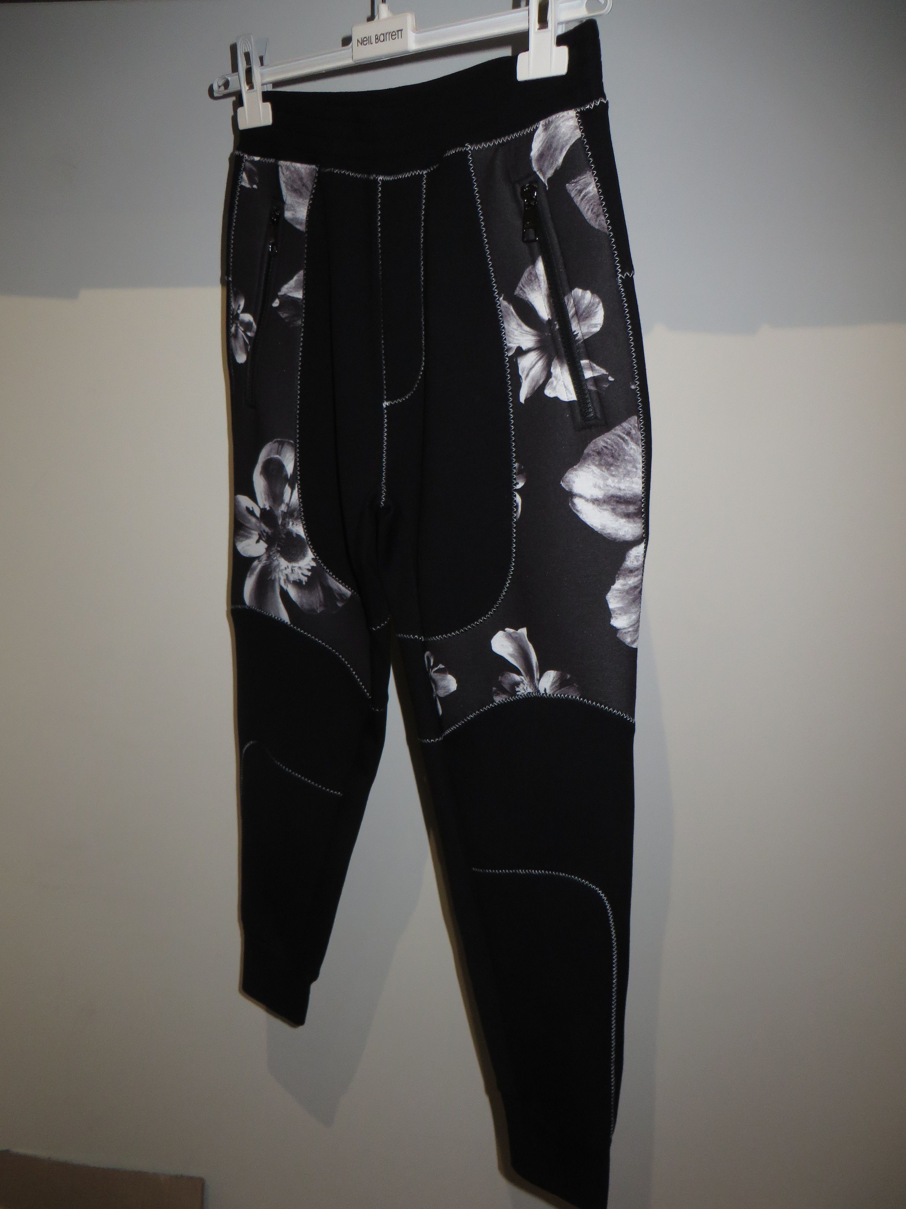 Neil Barrett Brand new* flower print neoprene sweatpants Size US 28 / EU 44 - 1 Thumbnail