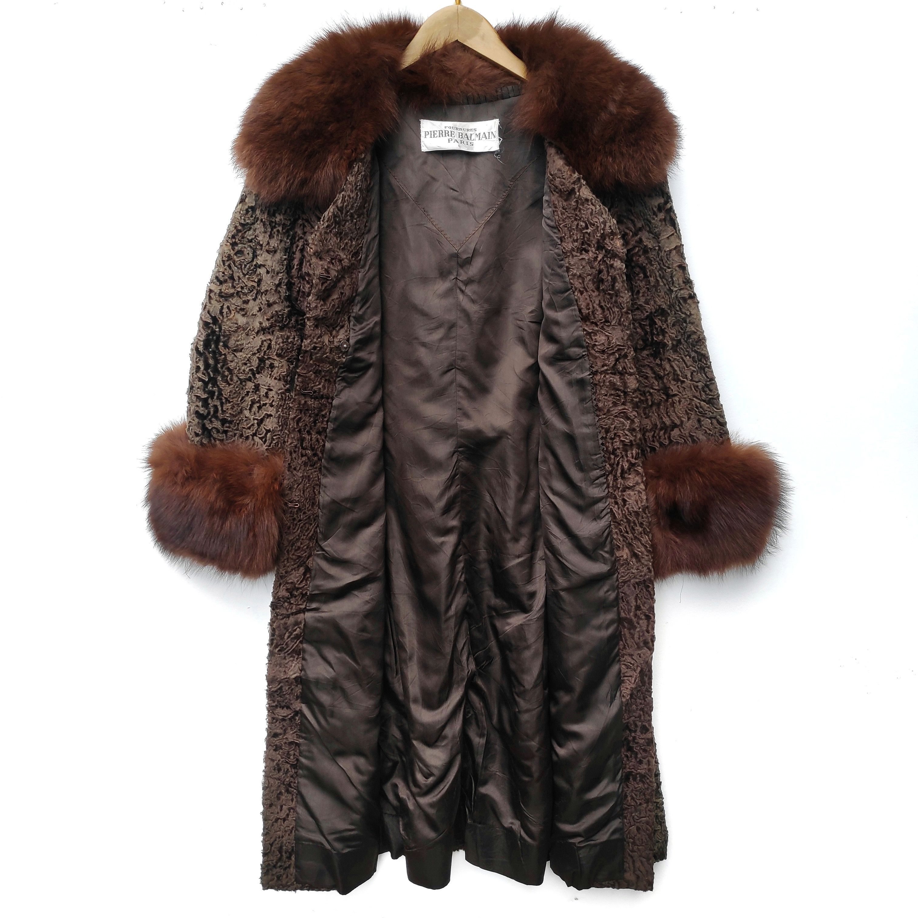 Vintage PIERRE BALMAIN FOURRURES Beaver Fur Coat with Collar and