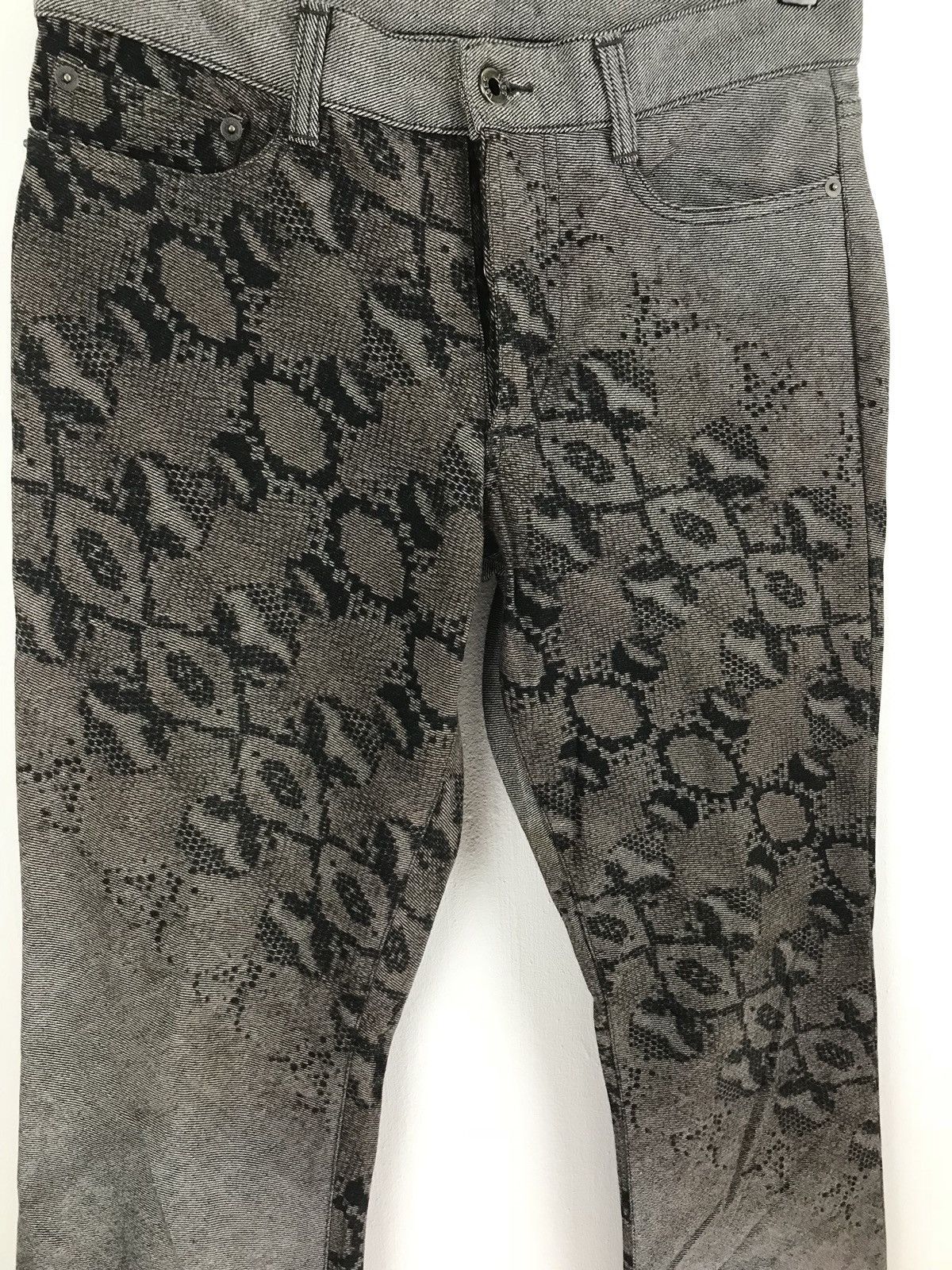 5351 POUR LES HOMMES 5351 Pour Les Hommes Fullprinted Python Snake Skin Denim Size US 30 / EU 46 - 2 Thumbnail