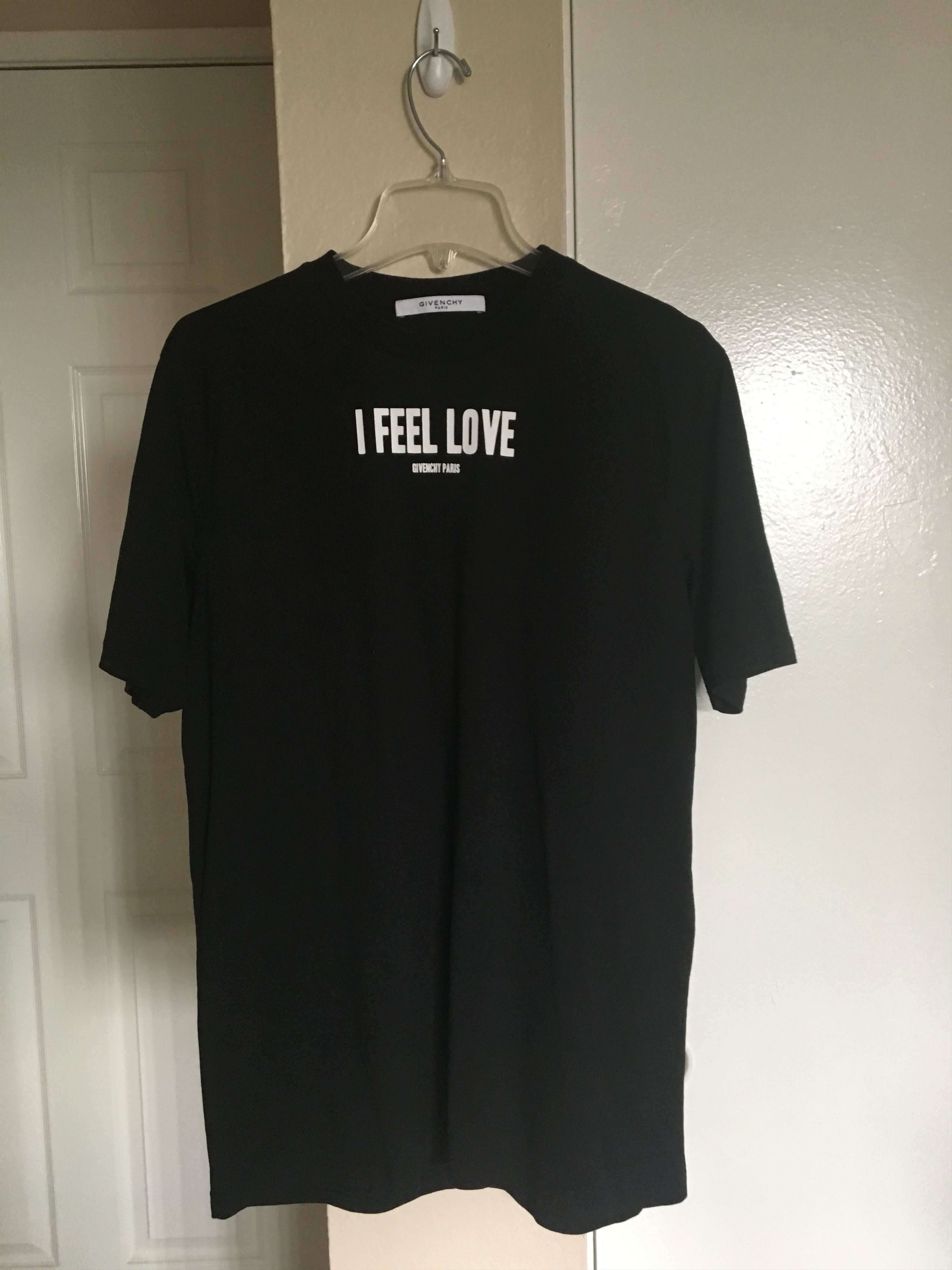 Givenchy i feel outlet love t shirt