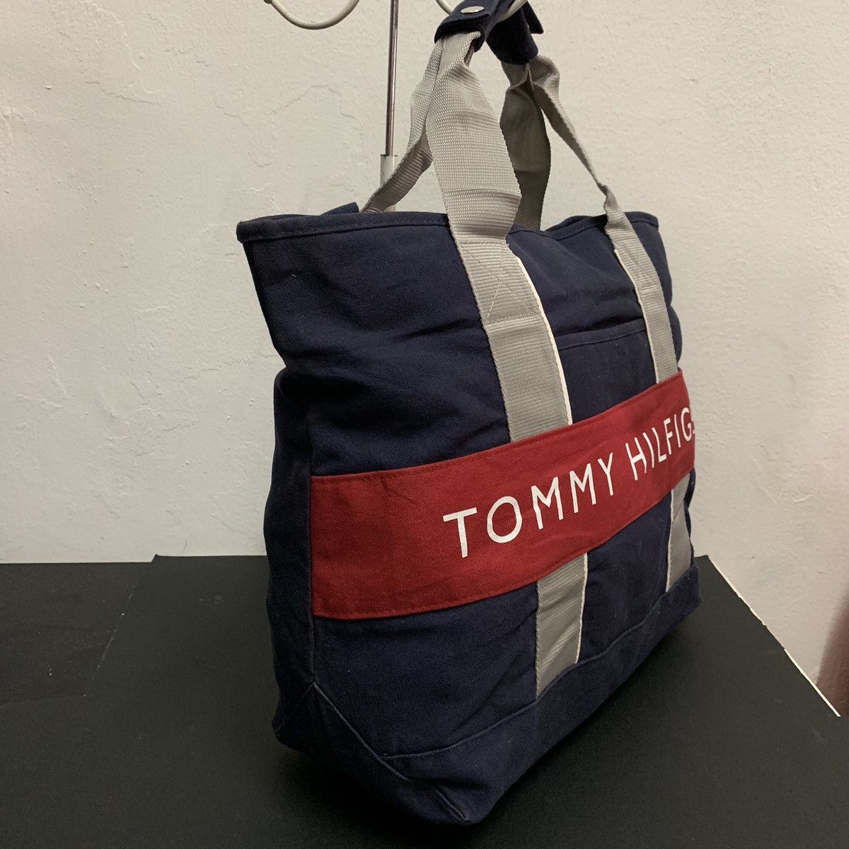Tommy Hilfiger ⚡️‼️FAST SALE‼️⚡️Authentic Tommy Hilfiger Tote Bag Size ONE SIZE - 2 Thumbnail